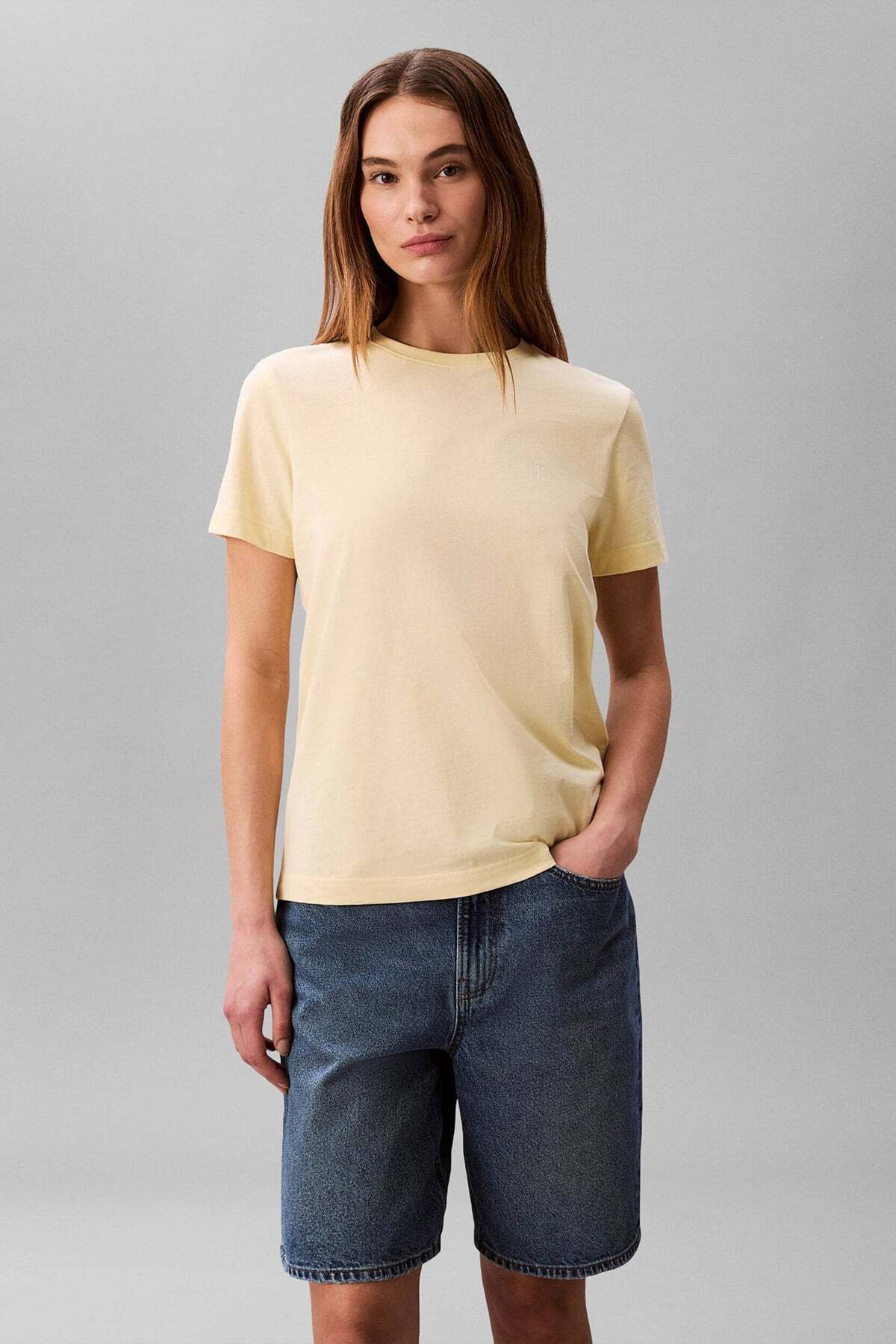 Calvin Klein Kadın Tişört-LV047B224G