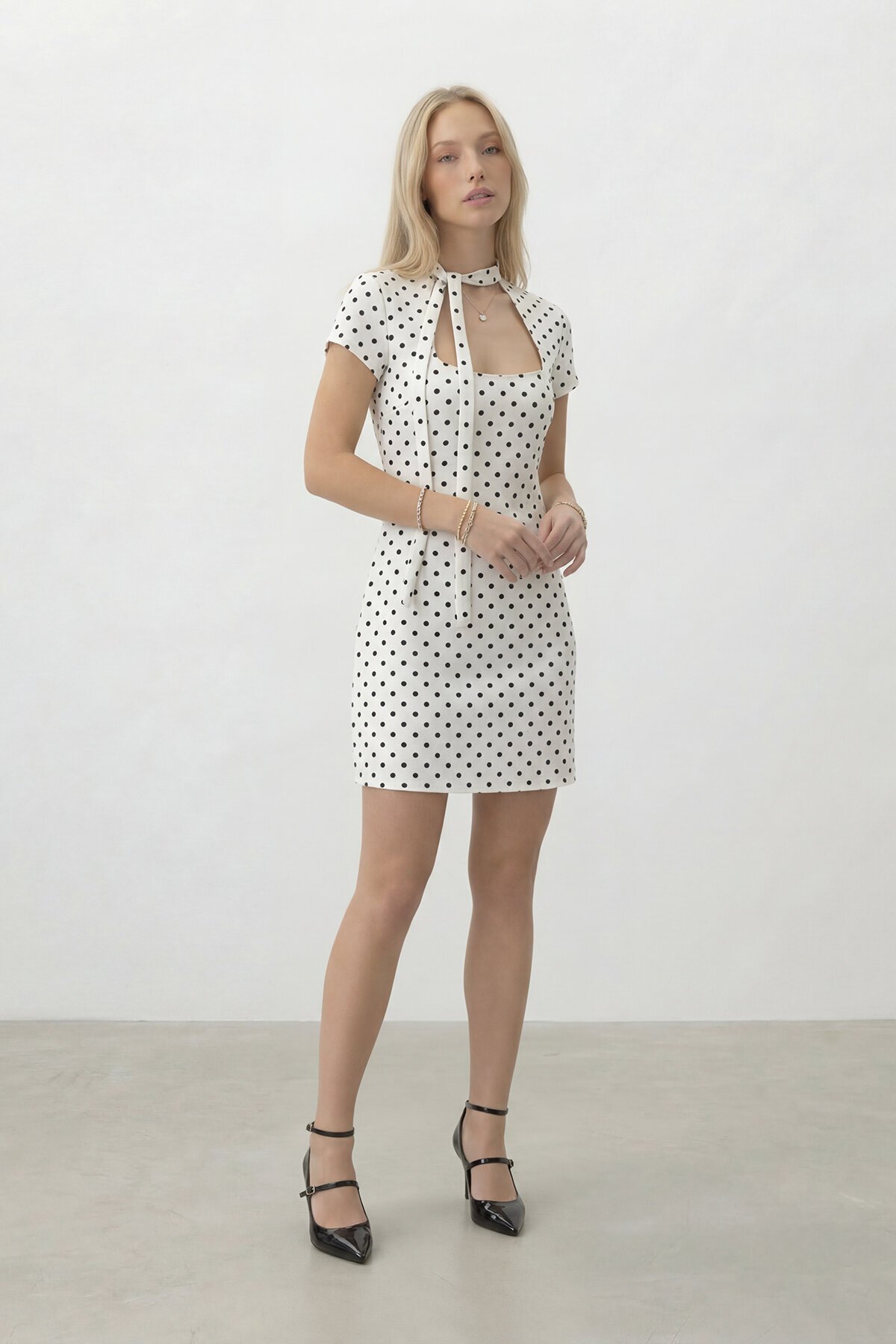 VAGGON  Puantiye Desenli Boyun Bağlamalı Mini Elbise - Görsel 5