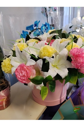 Masalbitki Silindir kutulu solmayan lilyum ve şakayık ile hediyelik kutu