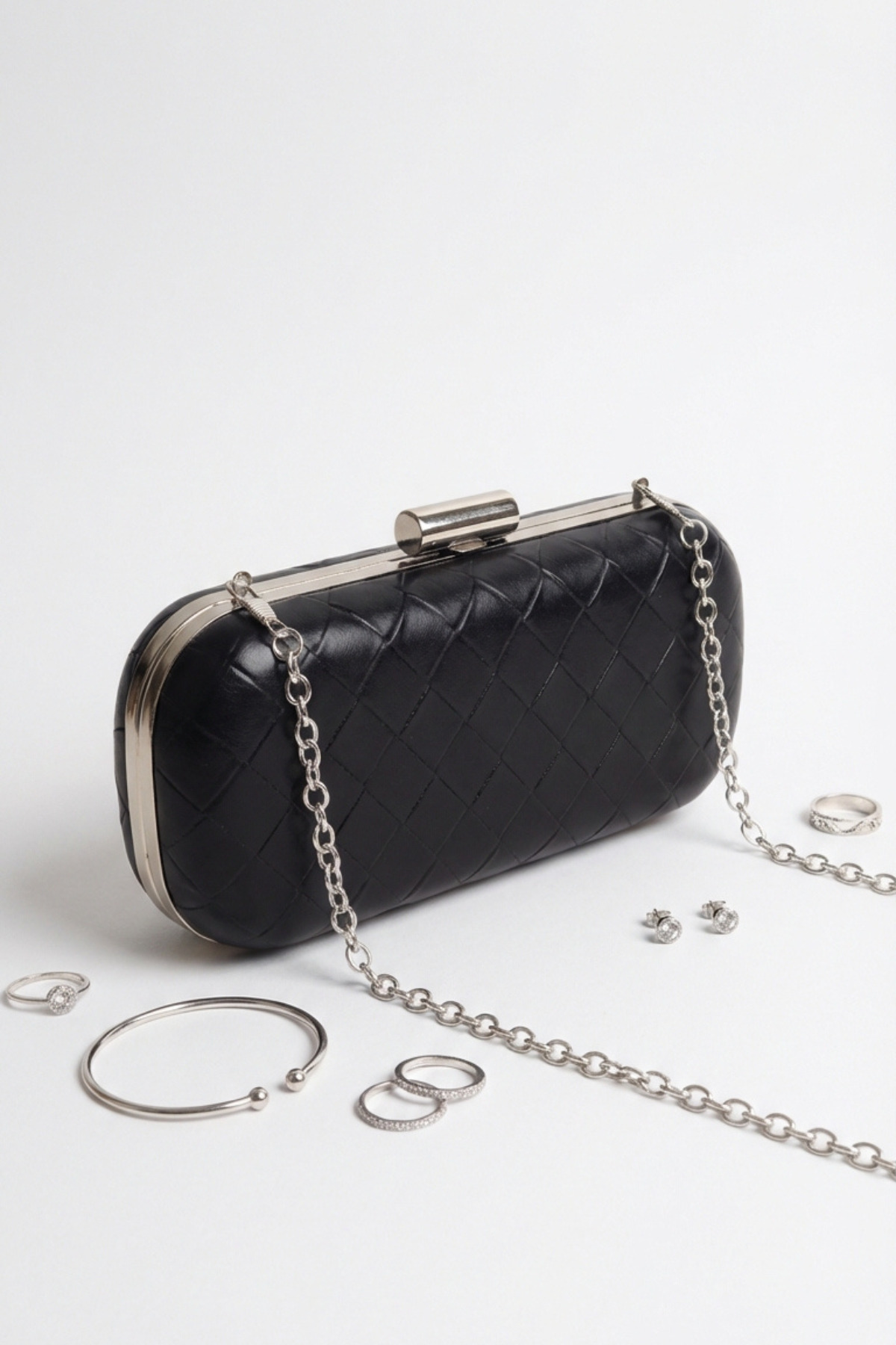 Berlesi Siyah Gümüş Örgü Derili Zincirli Metal Kapaklı Clutch Çanta görsel 3