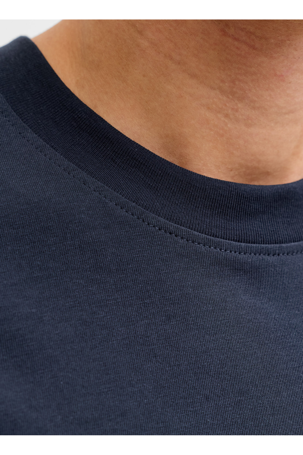 تی شرت مردانه طرح لوگودار سرمه‌ای کد ۱۲۲۸۹۸۶۳ JCOFUSION DOTS TEE CREW جک اند جونز تی شرت Jack & Jones