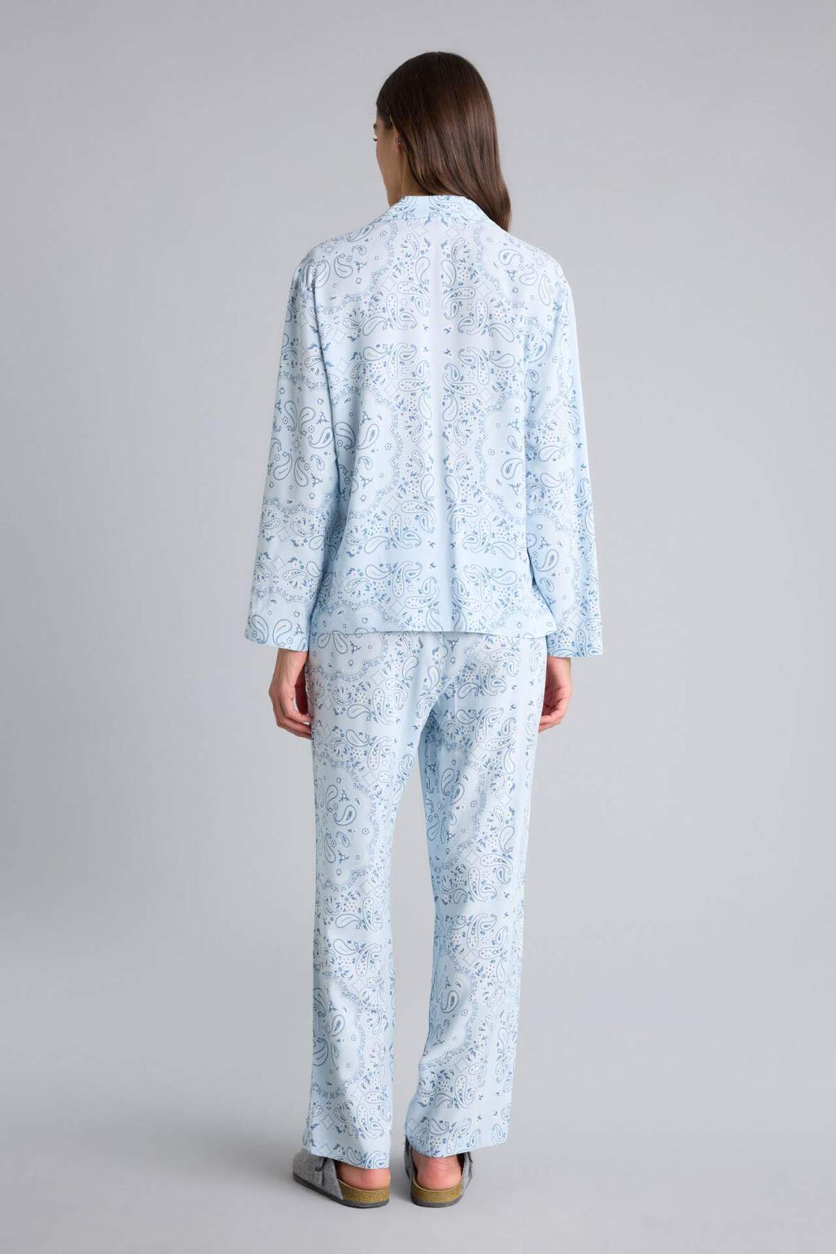 DeFacto Regular Fit Desenli Uzun Kollu Üst Uzun Alt Pijama Takımı F9824AX26SP görsel 7