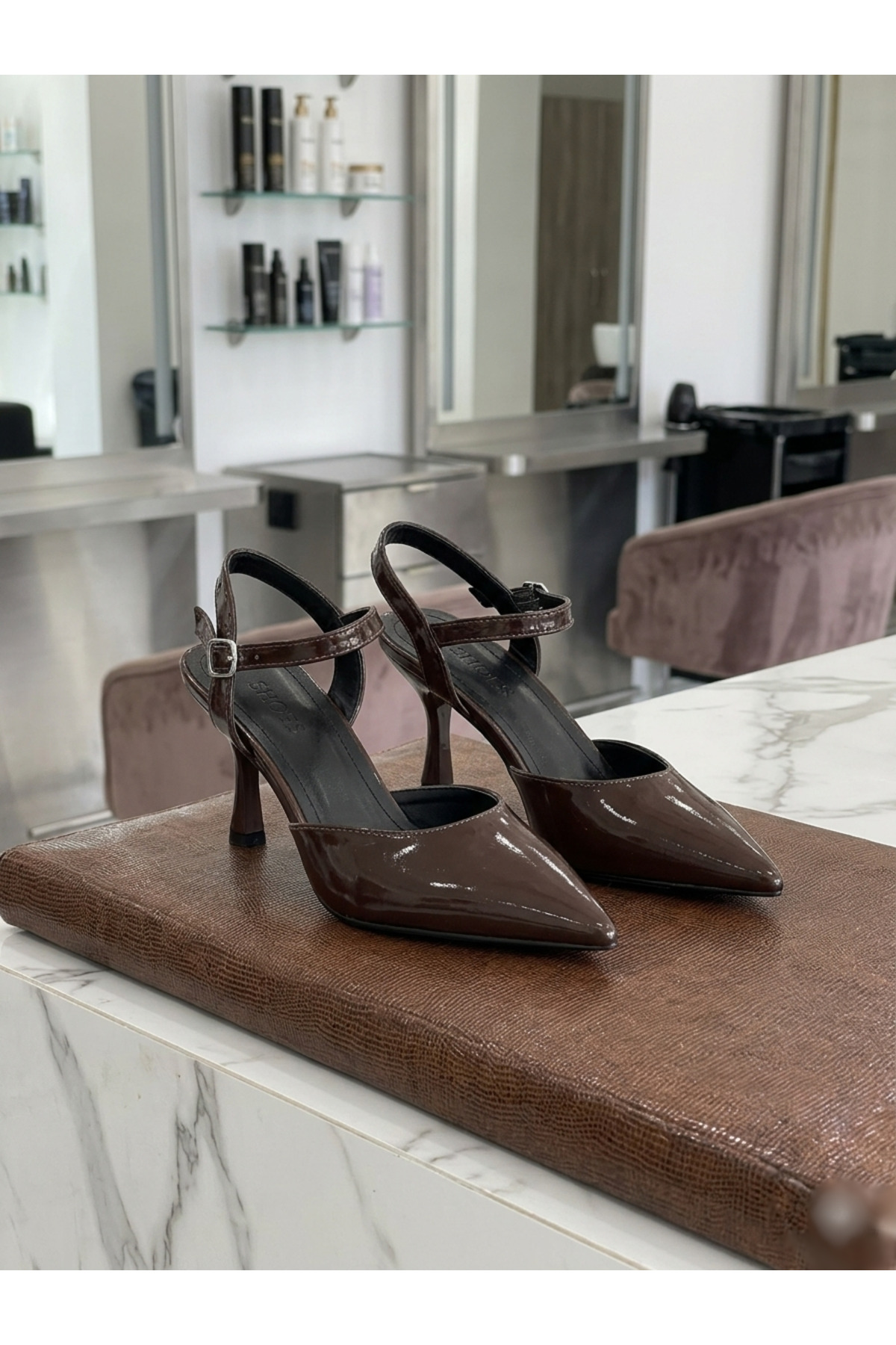 leopar by çetinay  Zarif Kahverengi Yanki Rugan Sivri Burun Kadın Topuklu Ayakkabı – Bilek Bantlı Şık Tasarım