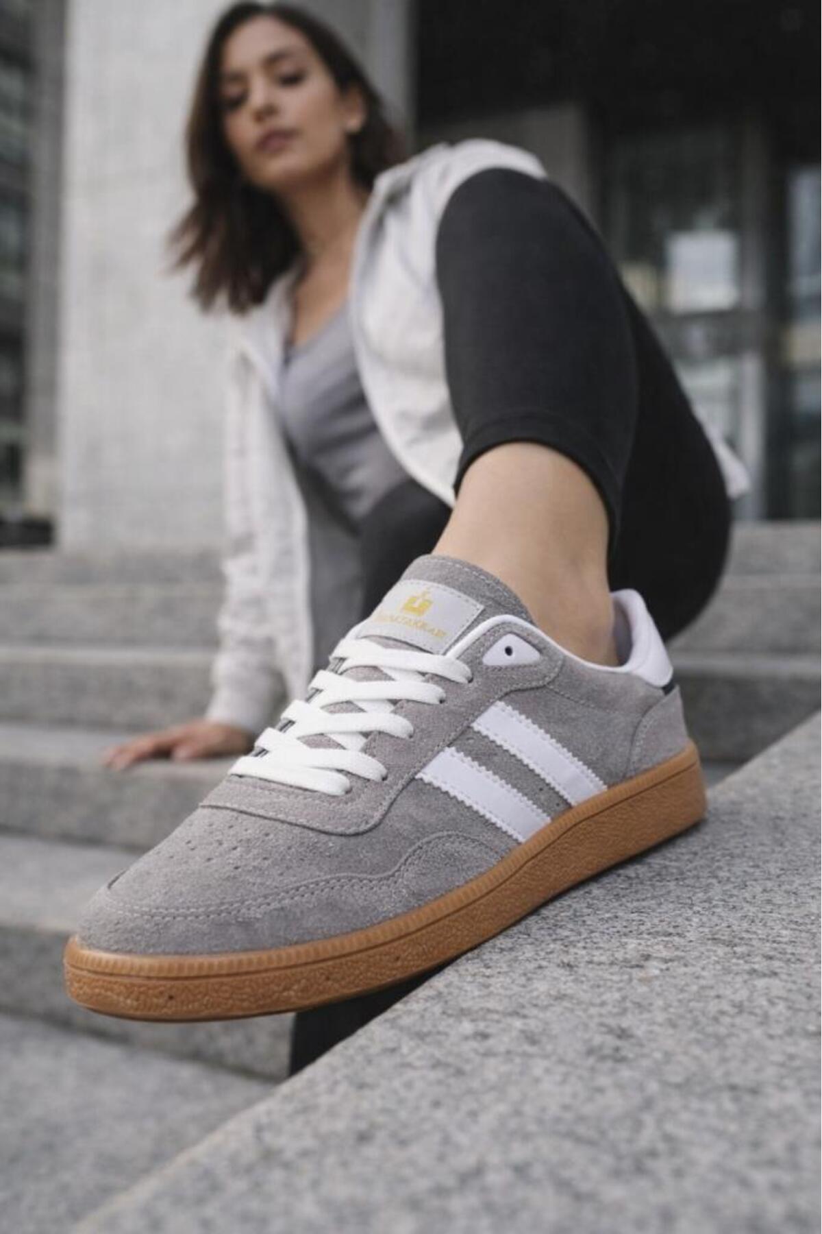 Smoked White Female Sneaker N-3265