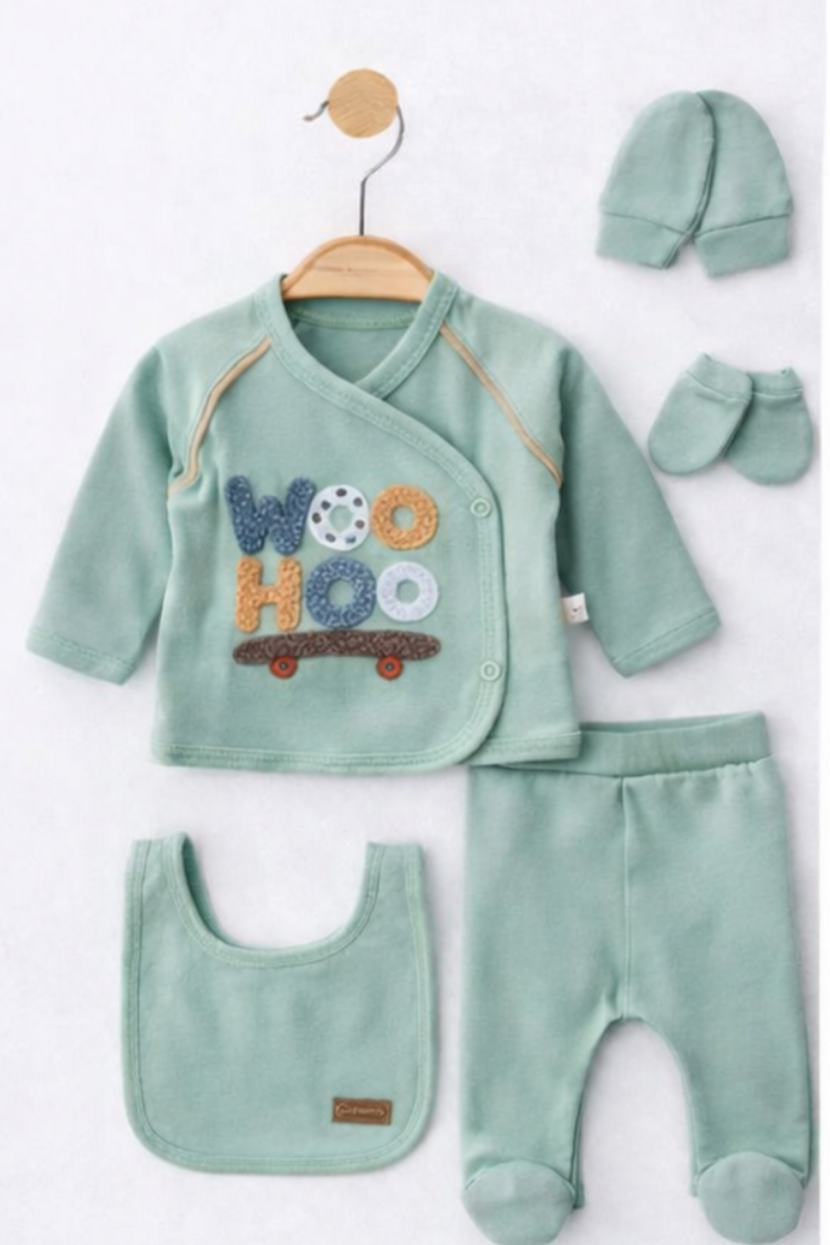 Organic Men's Skateboard Patterned 5-Piece Jumpsuit Newborn Clothing Bib