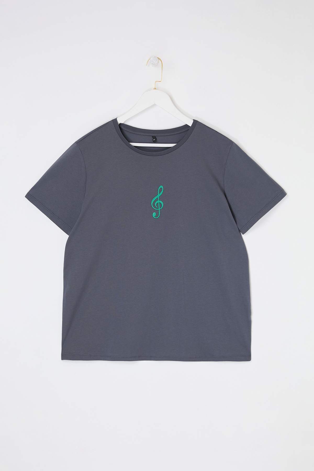 Trendyolmilla Curve Füme Geniş Kalıp Nakış Detaylı Örme Büyük Beden T-Shirt TBBSS22BF00002