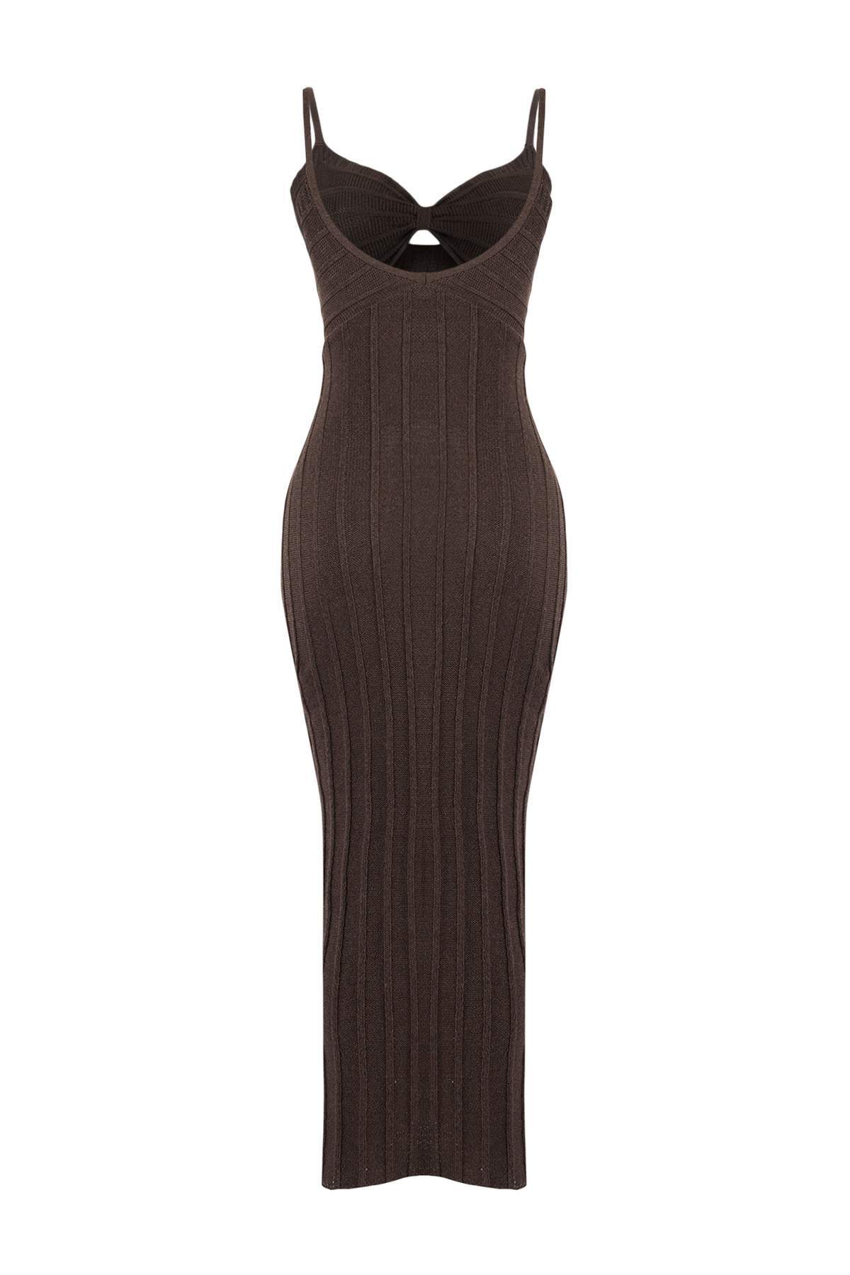 Trendyolmilla  Koyu Kahverengi Triko Ajurlu Maxi Cut Out Detaylı Plaj Elbise TBESS26EL00043 - Görsel 5