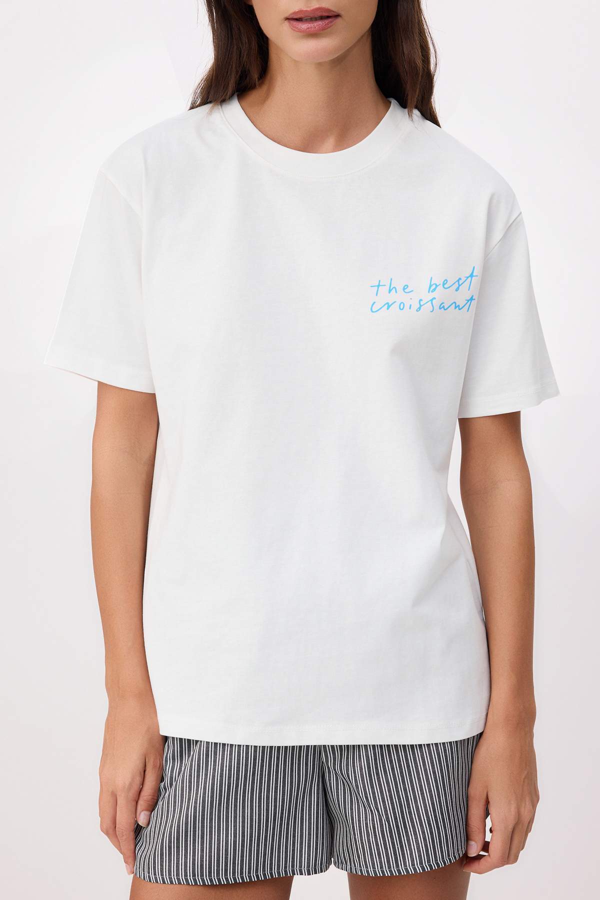 Trendyolmilla  Ekru Baskılı Oversize/Geniş Kalıp Kısa Kollu %100 Pamuk Örme T-Shirt TWOSS26TS00116 - Görsel 3