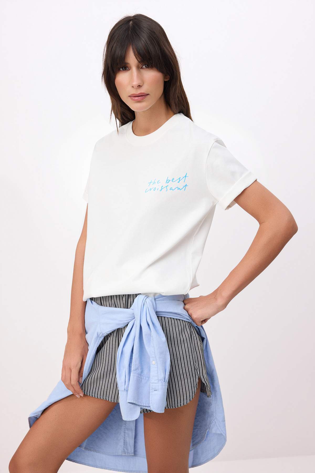 Trendyolmilla  Ekru Baskılı Oversize/Geniş Kalıp Kısa Kollu %100 Pamuk Örme T-Shirt TWOSS26TS00116 - Görsel 2