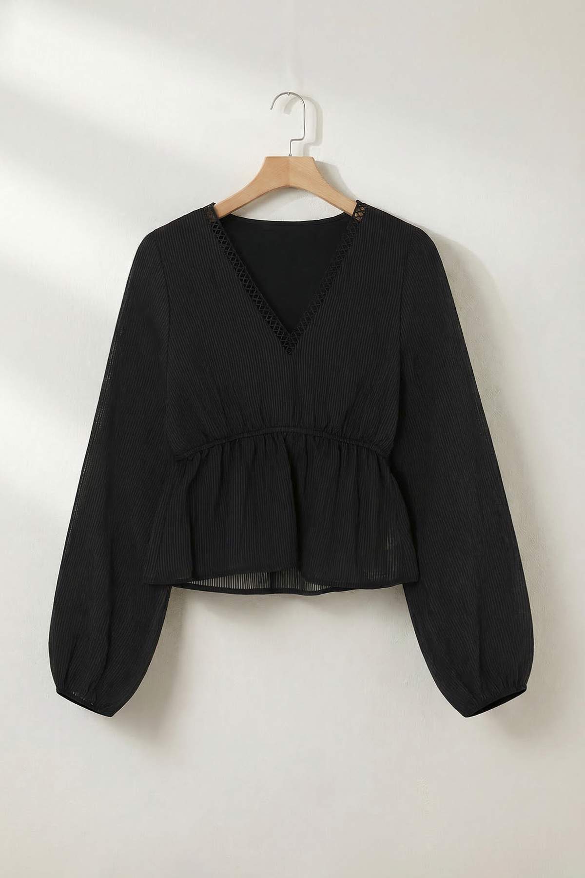 Trendyolmilla  Siyah V Yaka Beli Lastikli Bluz TDRSS26BZ00034