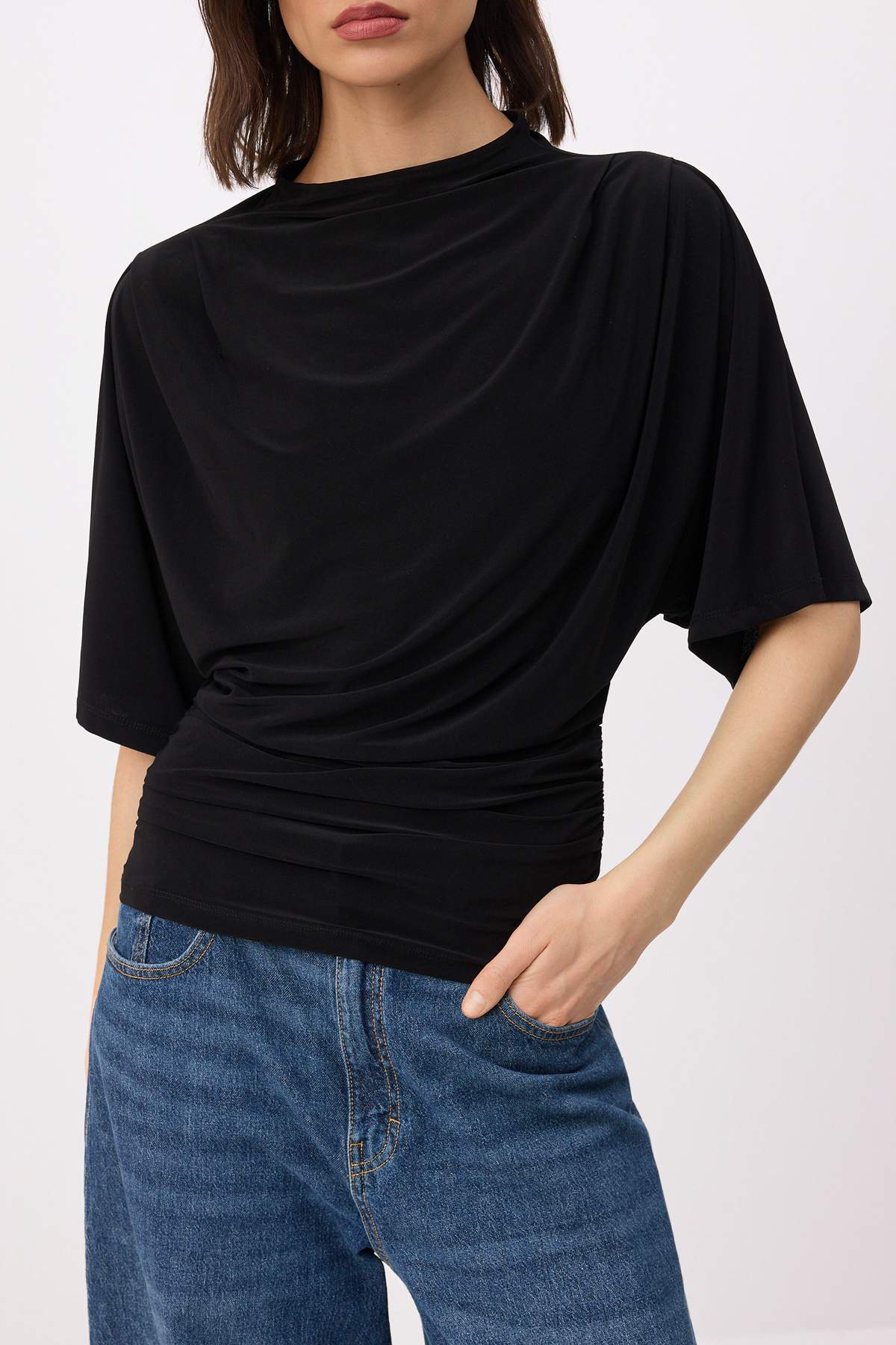 Trendyolmilla  Siyah Fitted/Vücuda Oturan Kayık Yaka Yarasa Kol Kısa Kollu Esnek Örme Bluz TWOSS26BZ00020 - Görsel 3