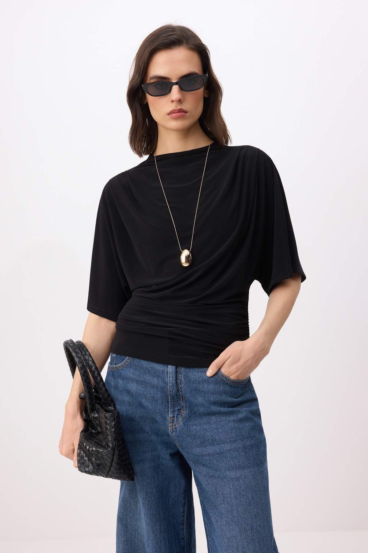 Trendyolmilla  Siyah Fitted/Vücuda Oturan Kayık Yaka Yarasa Kol Kısa Kollu Esnek Örme Bluz TWOSS26BZ00020 - Görsel 2