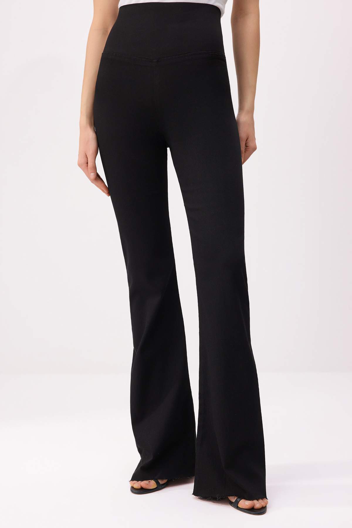 Trendyolmilla  Siyah Yüksek Bel Yumuşak Ekstra Esneyen Örme Skinny Tayt Jeans TWOSS26JE00284 - Görsel 3