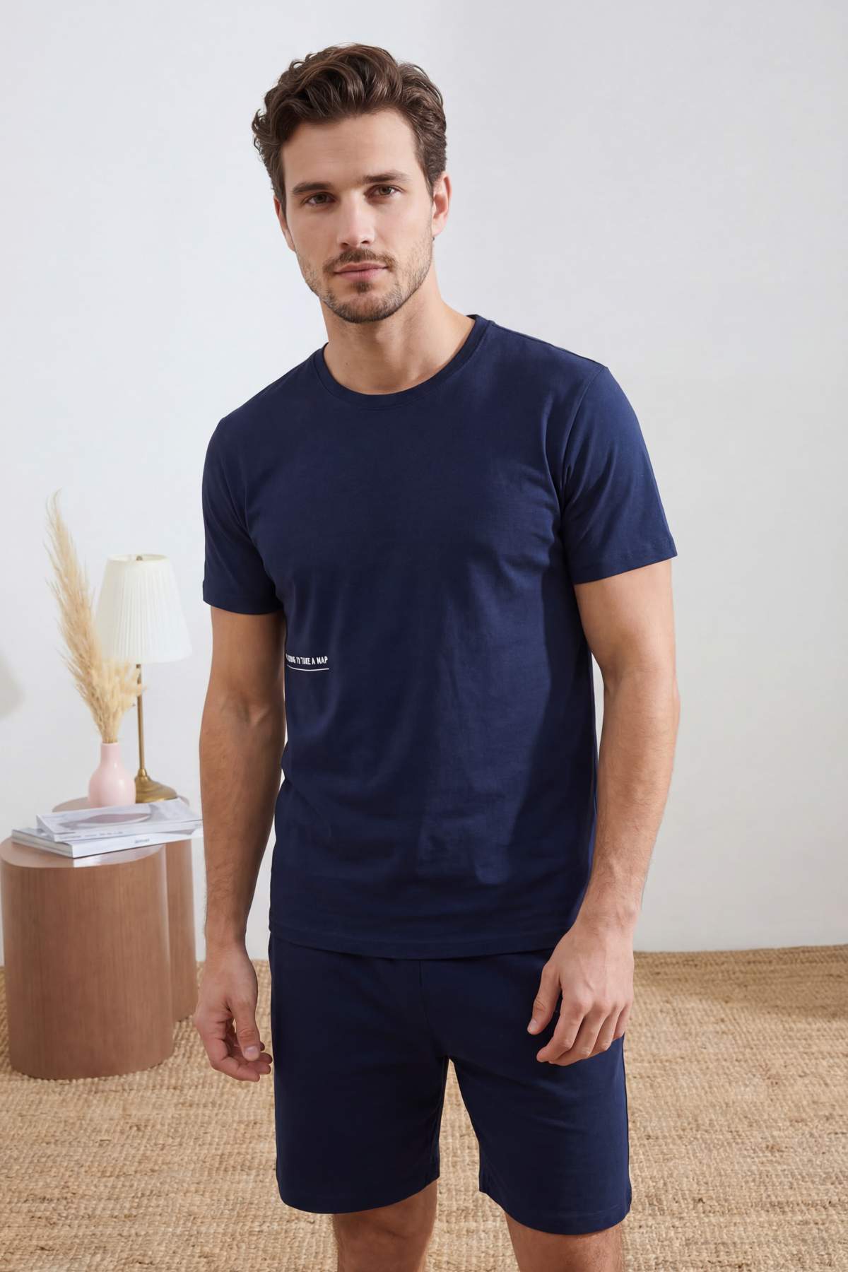 Trendyolmilla Man Lacivert Reguar Fit Baskılı Örme Şortlu Pijama Takımı TMNSS24PT00001