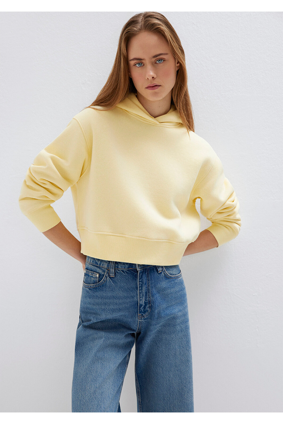 Mavi  Kapüşonlu Sarı Sweatshirt 1S10386-71187