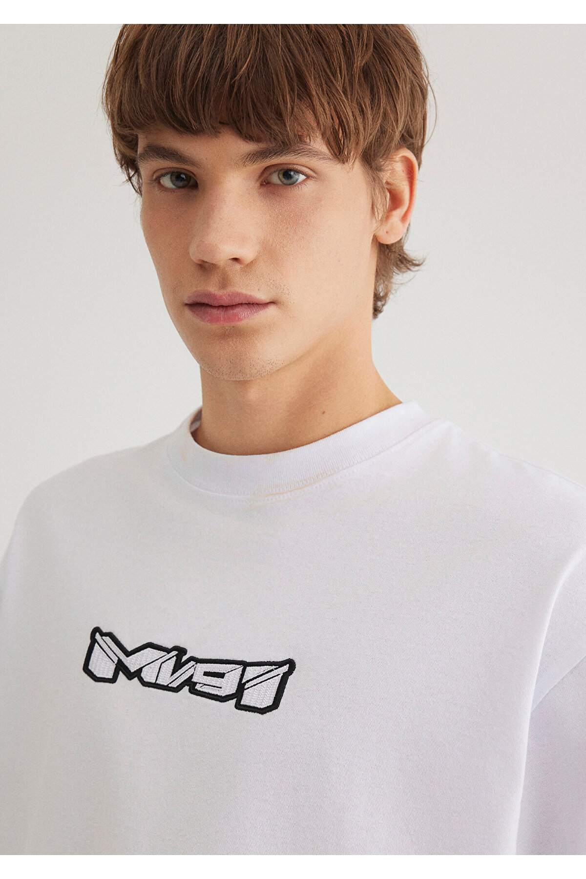 Mavi  MV91 Nakış Detaylı Beyaz Tişört Boxy Fit 0612576-620 - Görsel 5