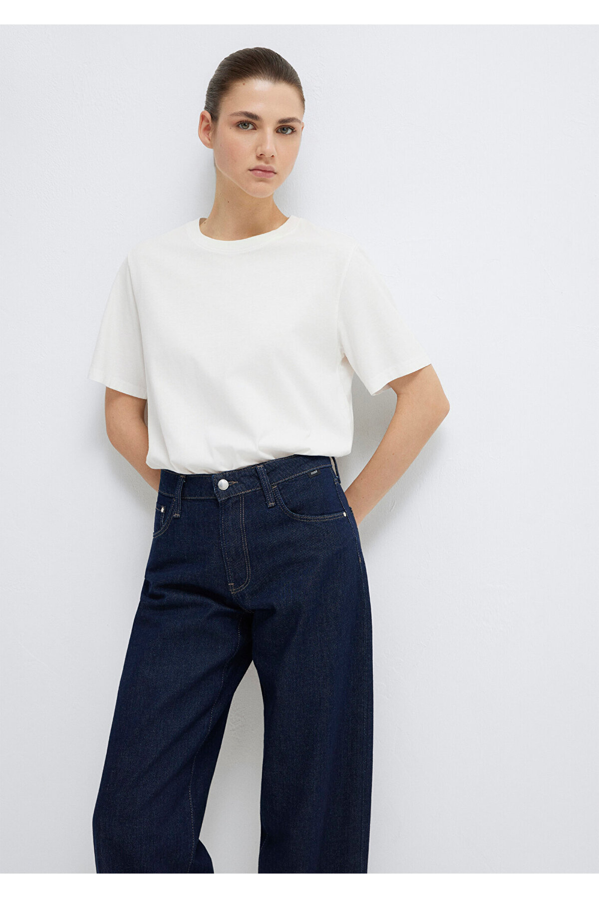 Mavi  Ekru Basic Tişört Regular Fit / Normal Kesim 1600965-33389