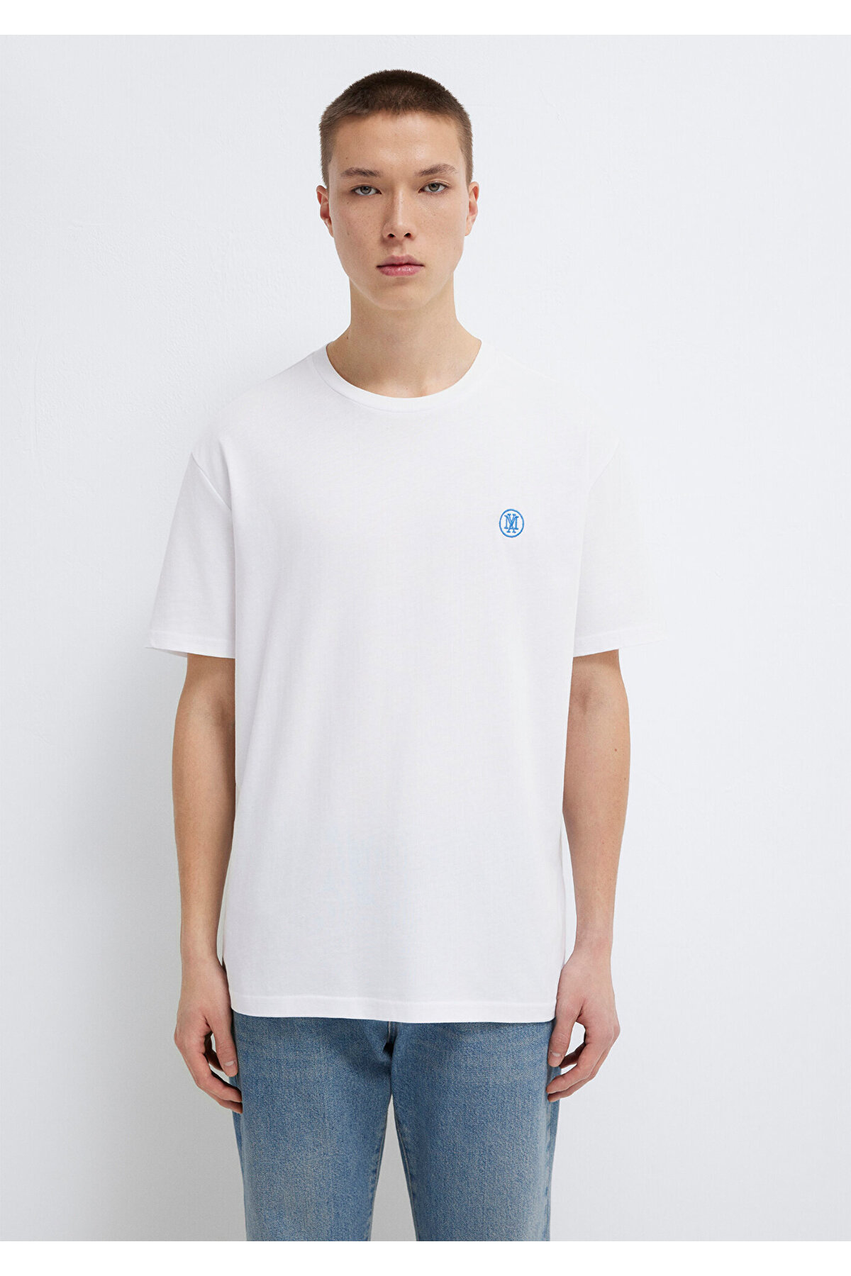 Mavi  Mühür Logo Nakışlı Beyaz Tişört Loose Fit / Bol Rahat Kesim 067074-620 - Görsel 3