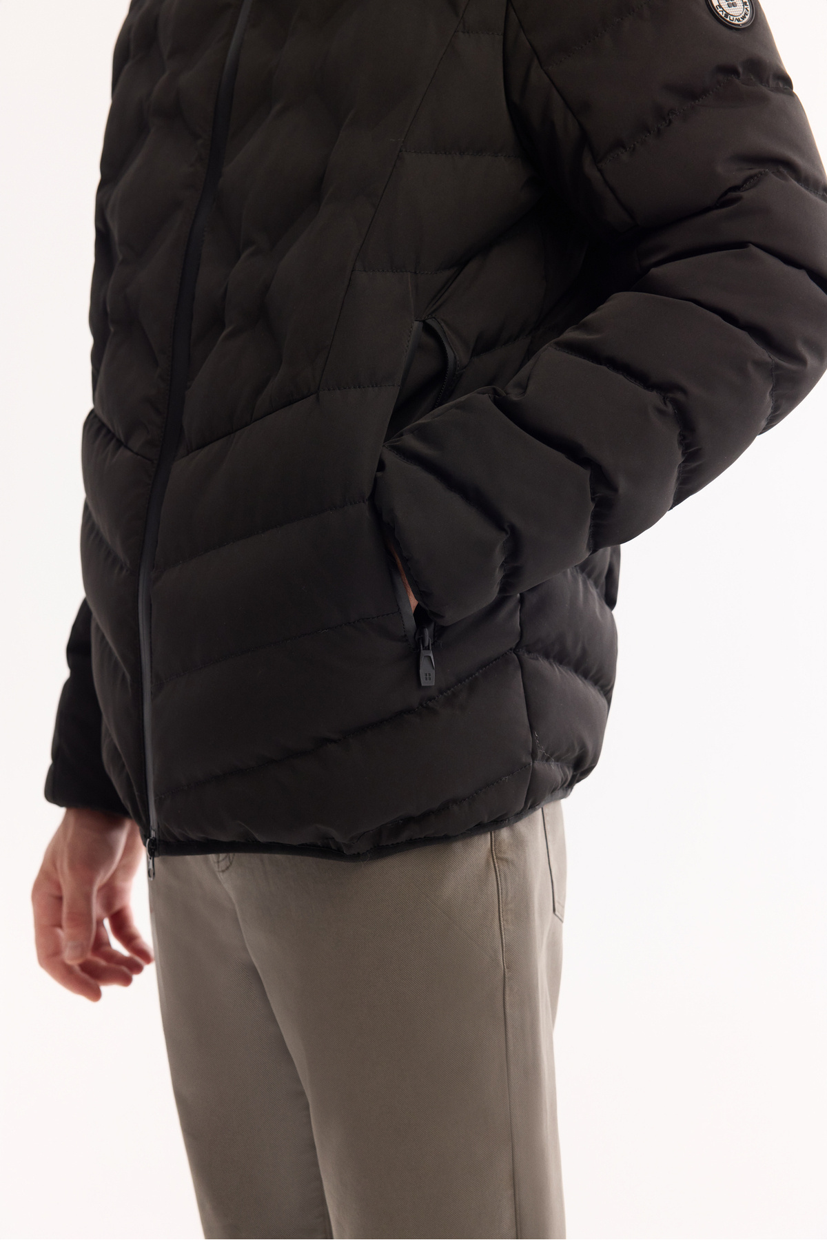 Avva  Erkek Siyah Kapüşonlu Su İtici Rüzgar Geçirmez -5°C Dayanıklı Şişme Regular Fit Mont A52Y6075 - Görsel 4