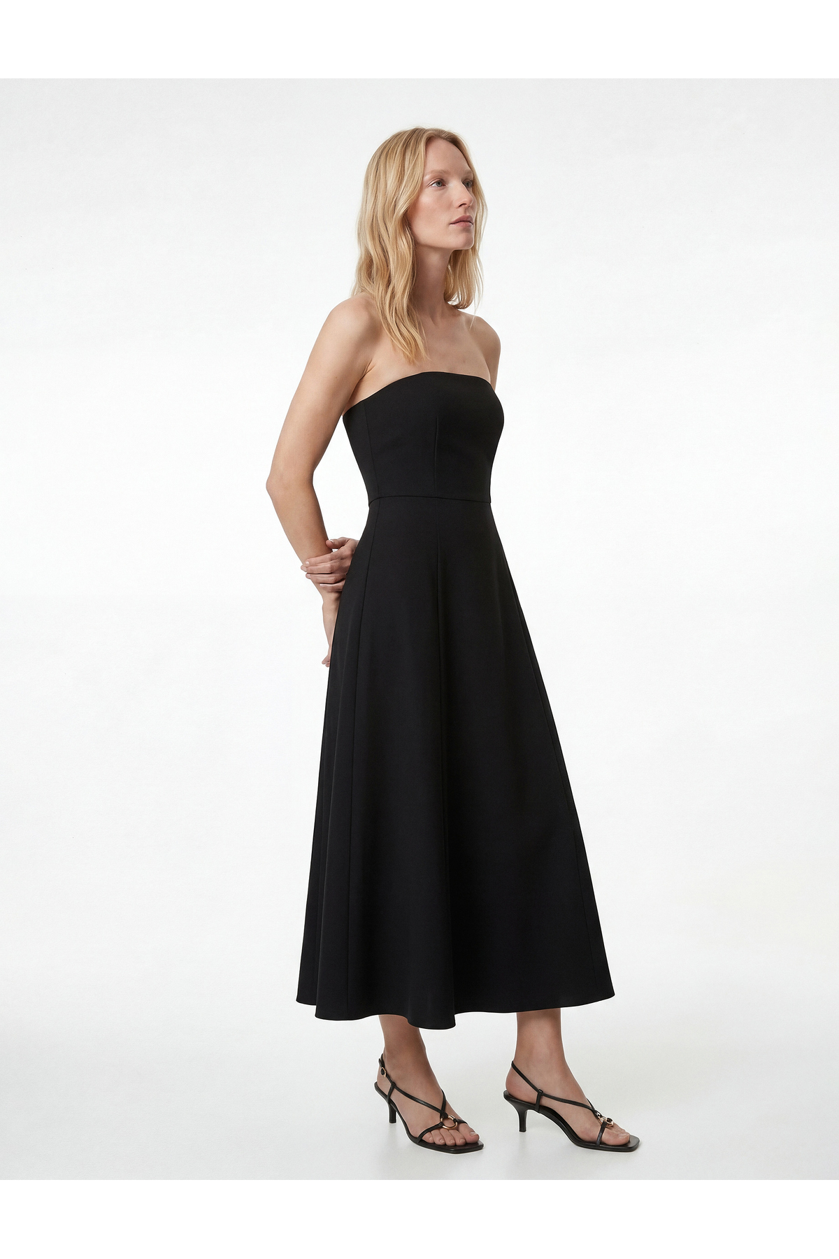 Koton  Krep Scuba Kumaş Midi Boy Straplez Kloş Elbise