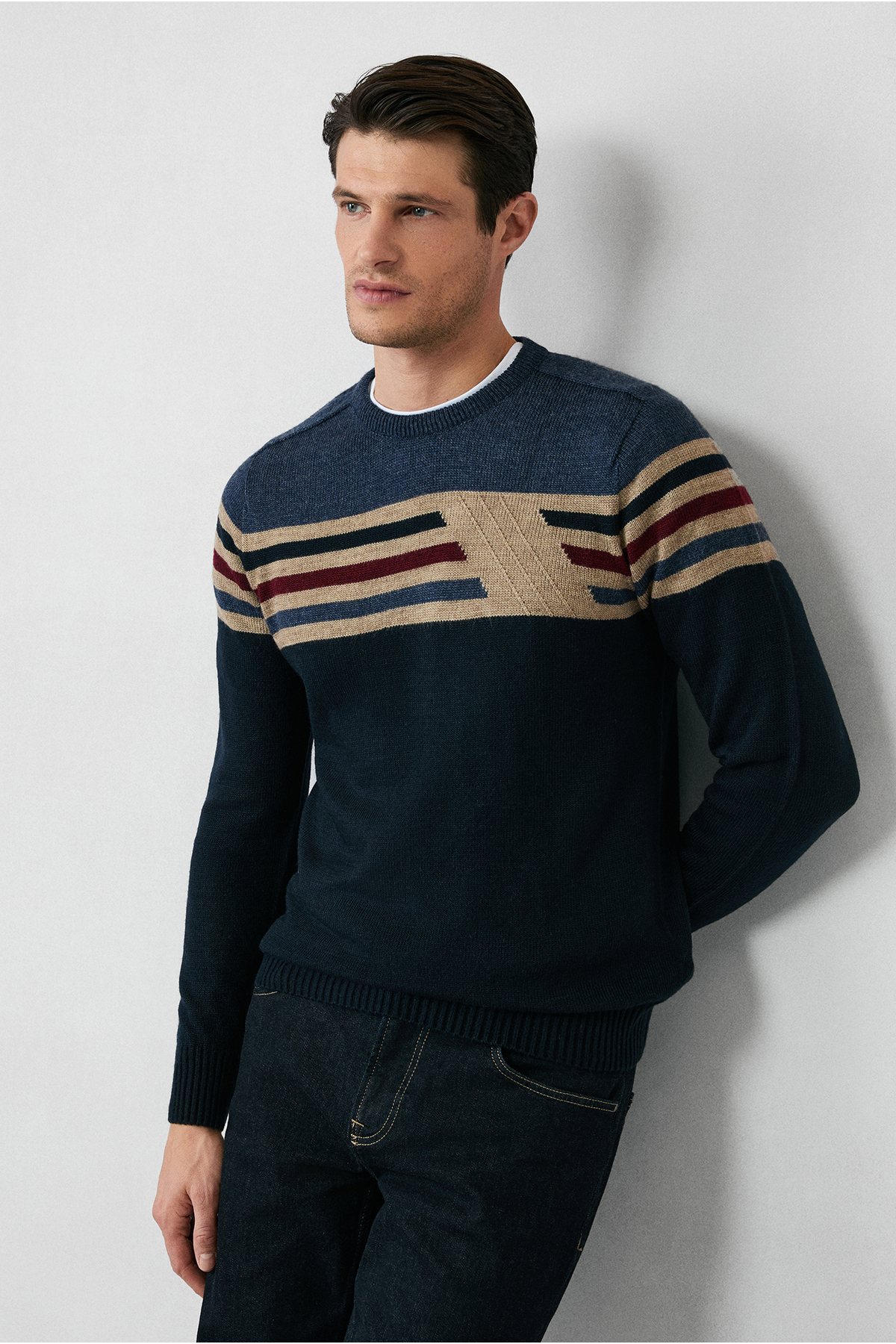 Kiğılı  Bisiklet Yaka Slim Fit Dar Kesim Dikişsiz Desenli Triko Kazak