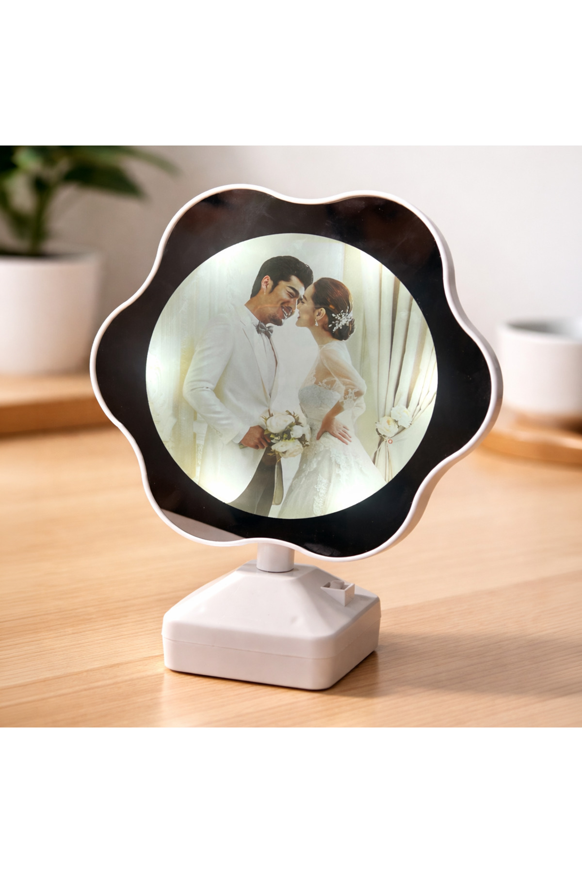 Magic Daisy Mirror Frame with LED Light – Decorative Photo Frame