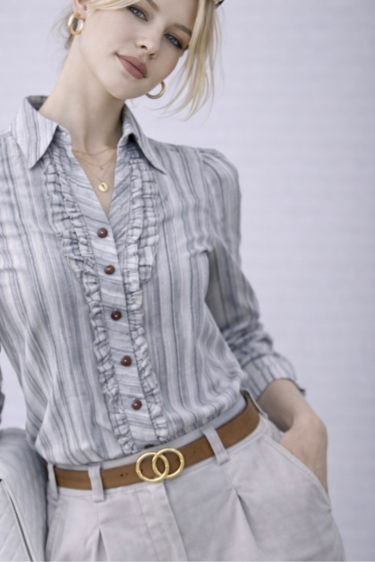 VALERIA  Çizgili Fırfır Detaylı Kadın Gömlek - Şık ve modern tasarım - Görsel 3