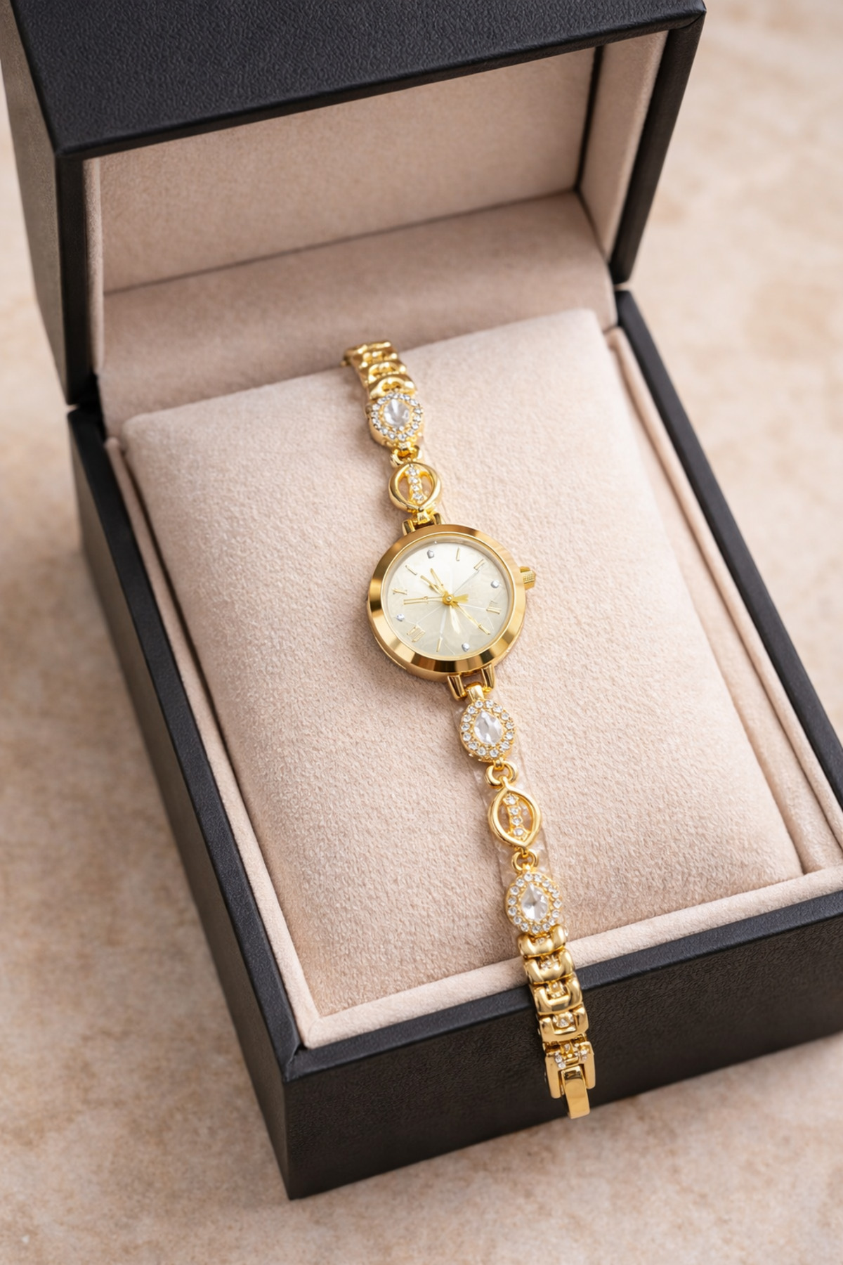 MİNPO  Taşlı Gold Kadın Kol Saati – Bileklik Model Şık Tasarım - Görsel 3