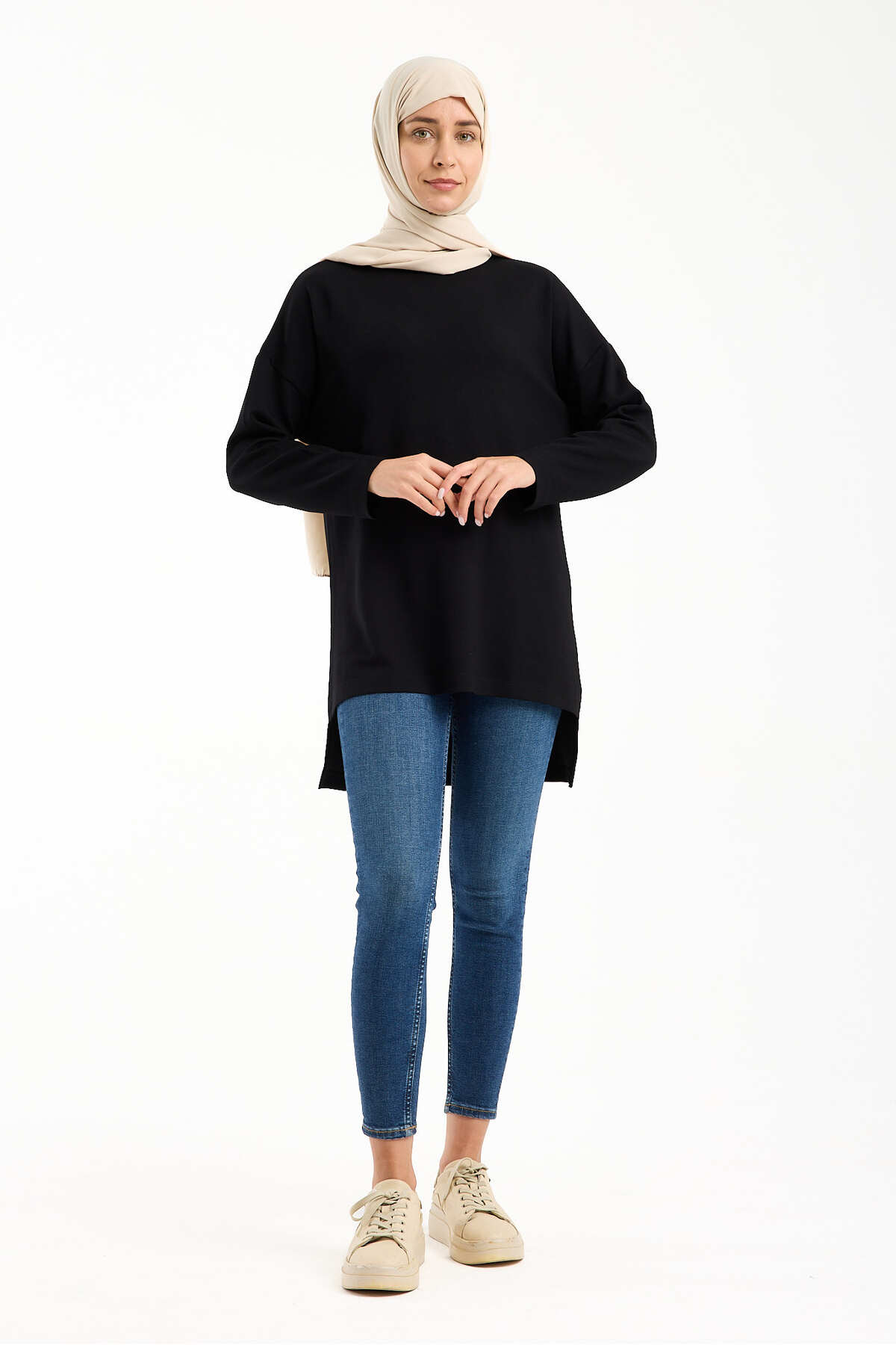 Kadın Premium Modal Kumaş Oversize Tunik – Yumuşak Dokulu Rahat Kesim Günlük Tesettür Üst - Siyah