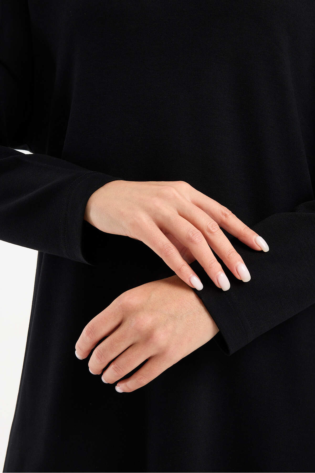 Kadın Premium Modal Kumaş Oversize Tunik – Yumuşak Dokulu Rahat Kesim Günlük Tesettür Üst - Siyah