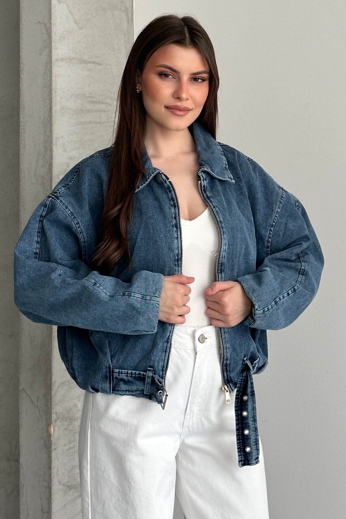 moda armanc  Kadın Oversize Bomber Jean Ceket – Kemer Detaylı Denim Kot Ceket - Görsel 4