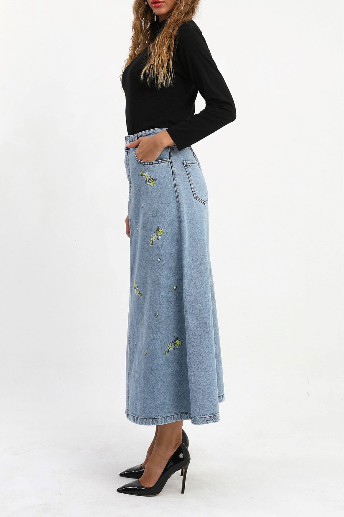 VELLICHOR  ÇİÇEKLİ NAKIŞ DETAYLI UZUN DENİM ETEK- MAVİ - Görsel 6