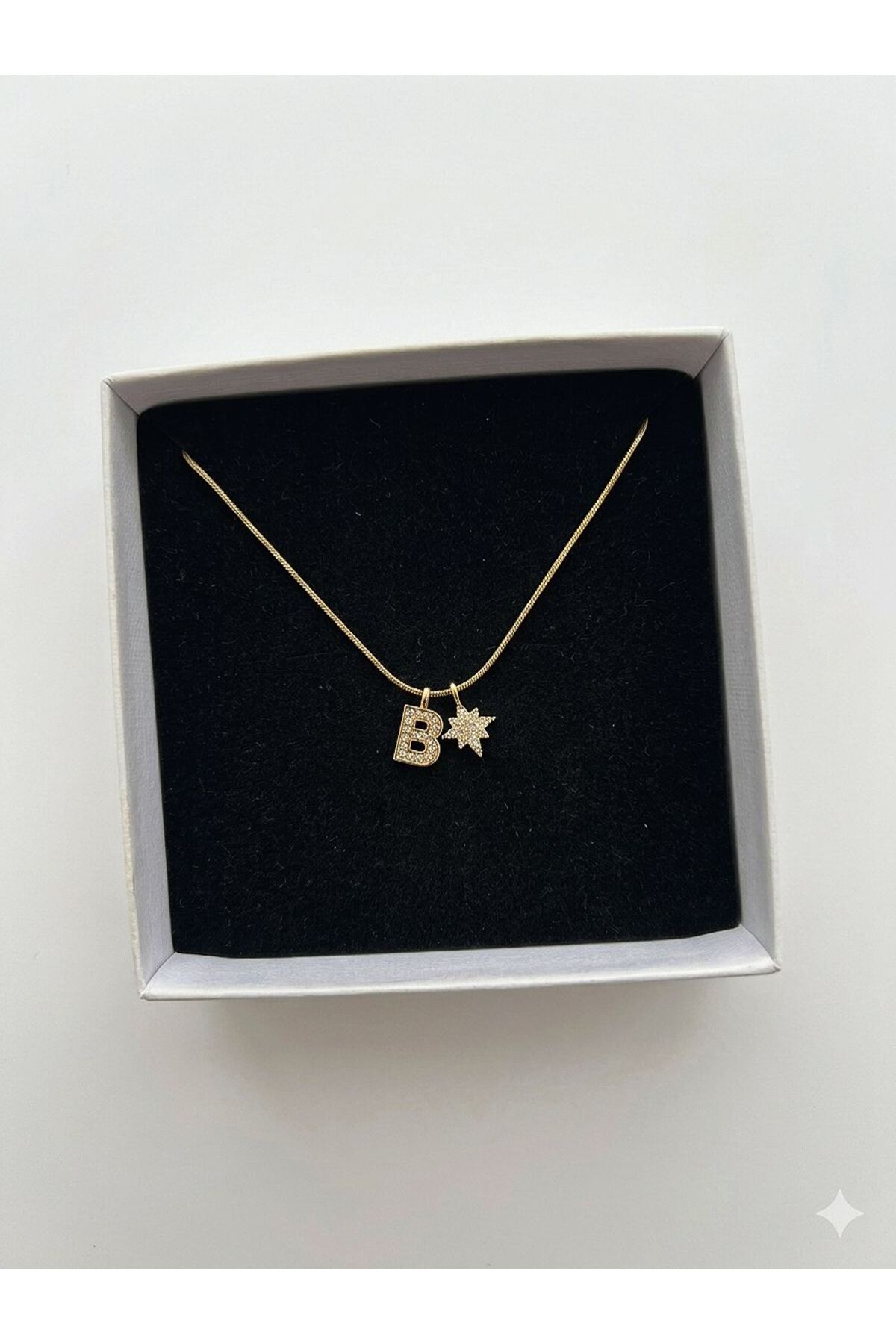 Taşlı Harf ve Kutup Yıldızı Charmlı 45 cm Paslanmaz Çelik Zincirli Kişiye Özel Gold Kadın Kolye