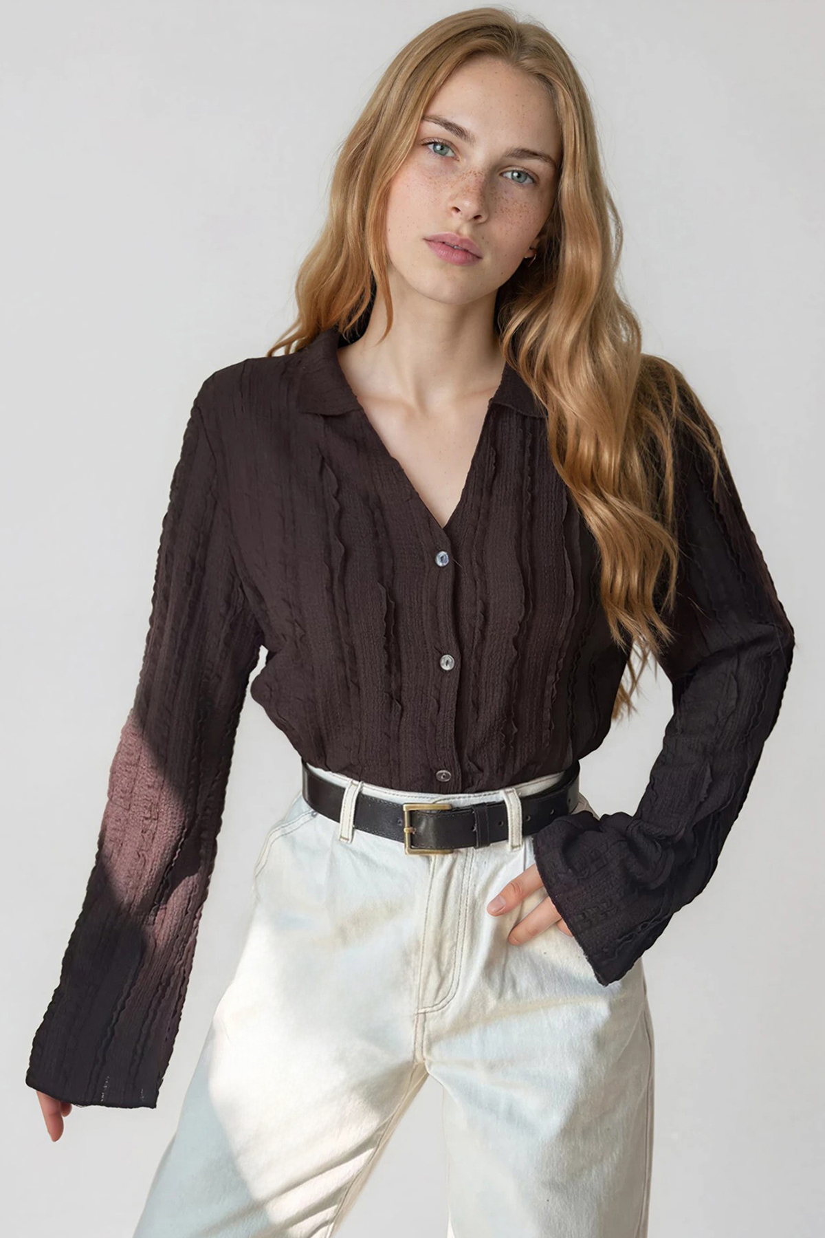 Trend Alaçatı Stili  Acı Kahve V Yaka İspanyol Kol Fırfır Kumaş Gömlek ALC-X15404 - Görsel 2