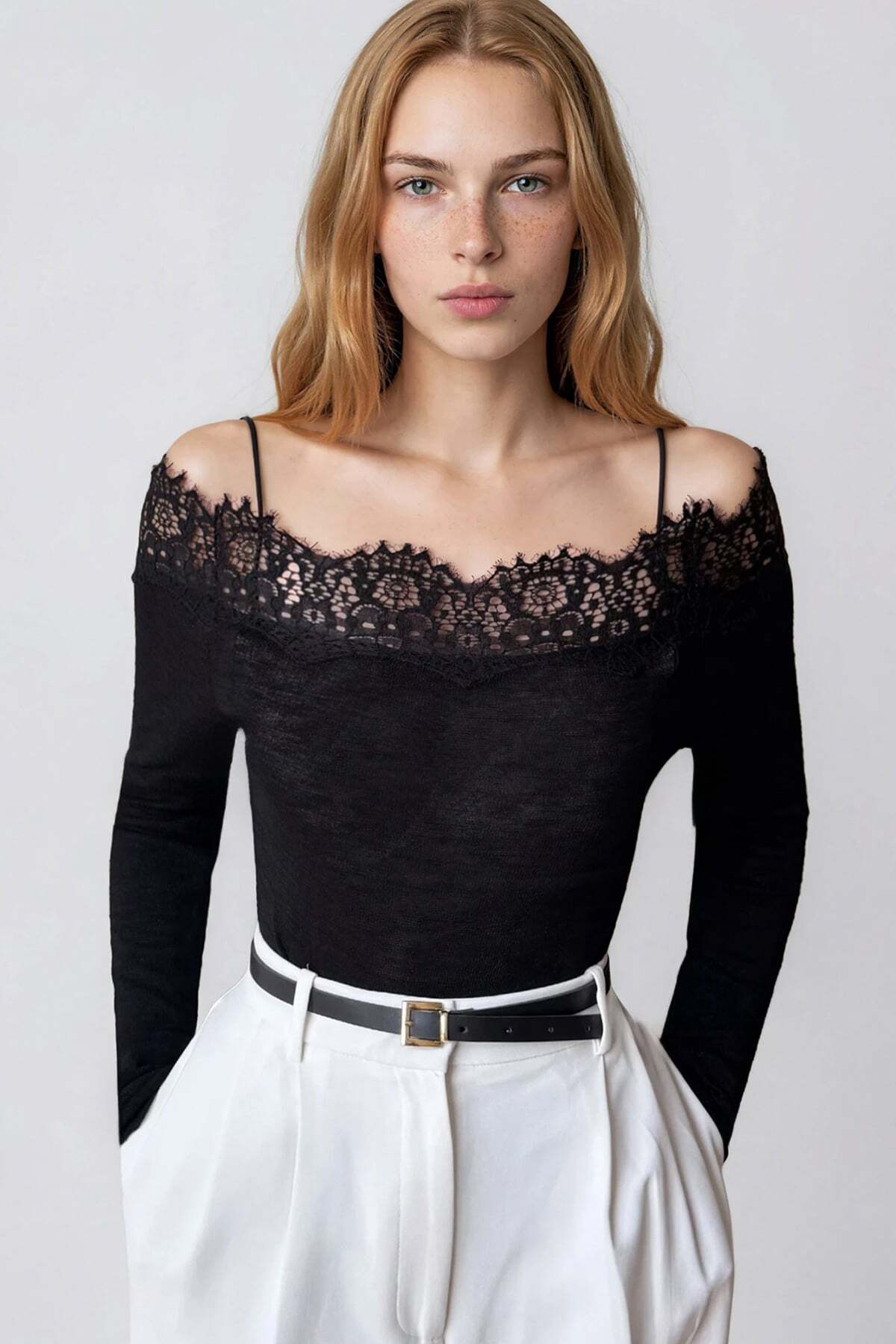 Trend Alaçatı Stili Black Madonna Collar Lace Detailed Knitted Blouse Alc-X15431