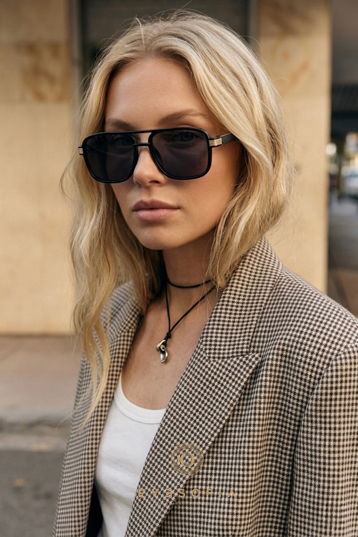 Eyesofia Vega Unisex Kare Siyah Gold Aksesuarlı Ultra Hafif Uv400 Filtreli Siyah Güneş Gözlüğü görsel 3