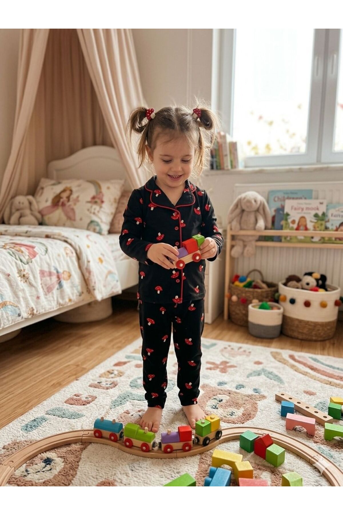 SERRASTIL Kız Çocuk Siyah Renk Mantar Desenli Pamuklu Uzun Kollu Pijama Takımı fotoğrafı 2 (önizleme)