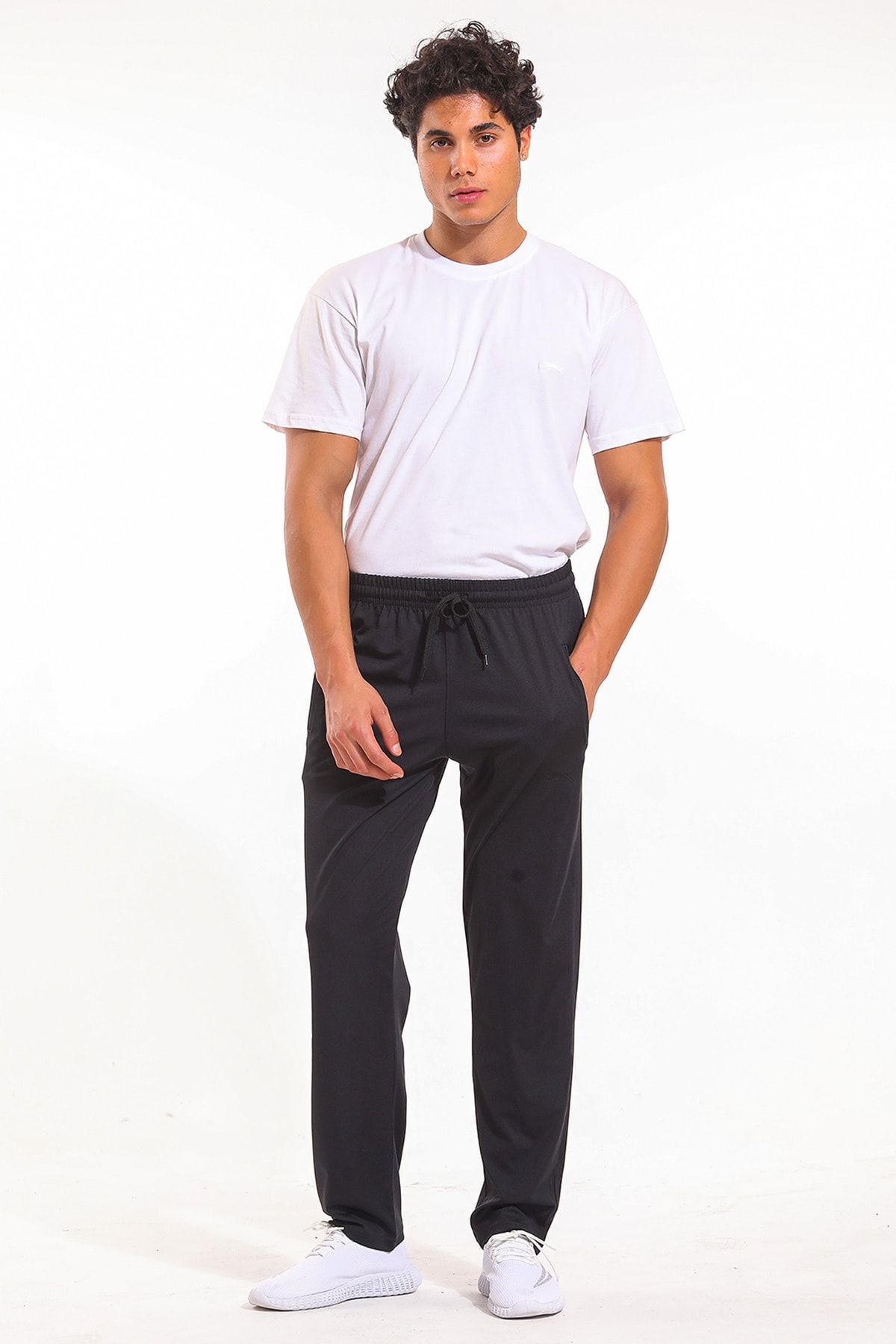 Slazenger Jogginghose Schwarz Straight Fast ausverkauft