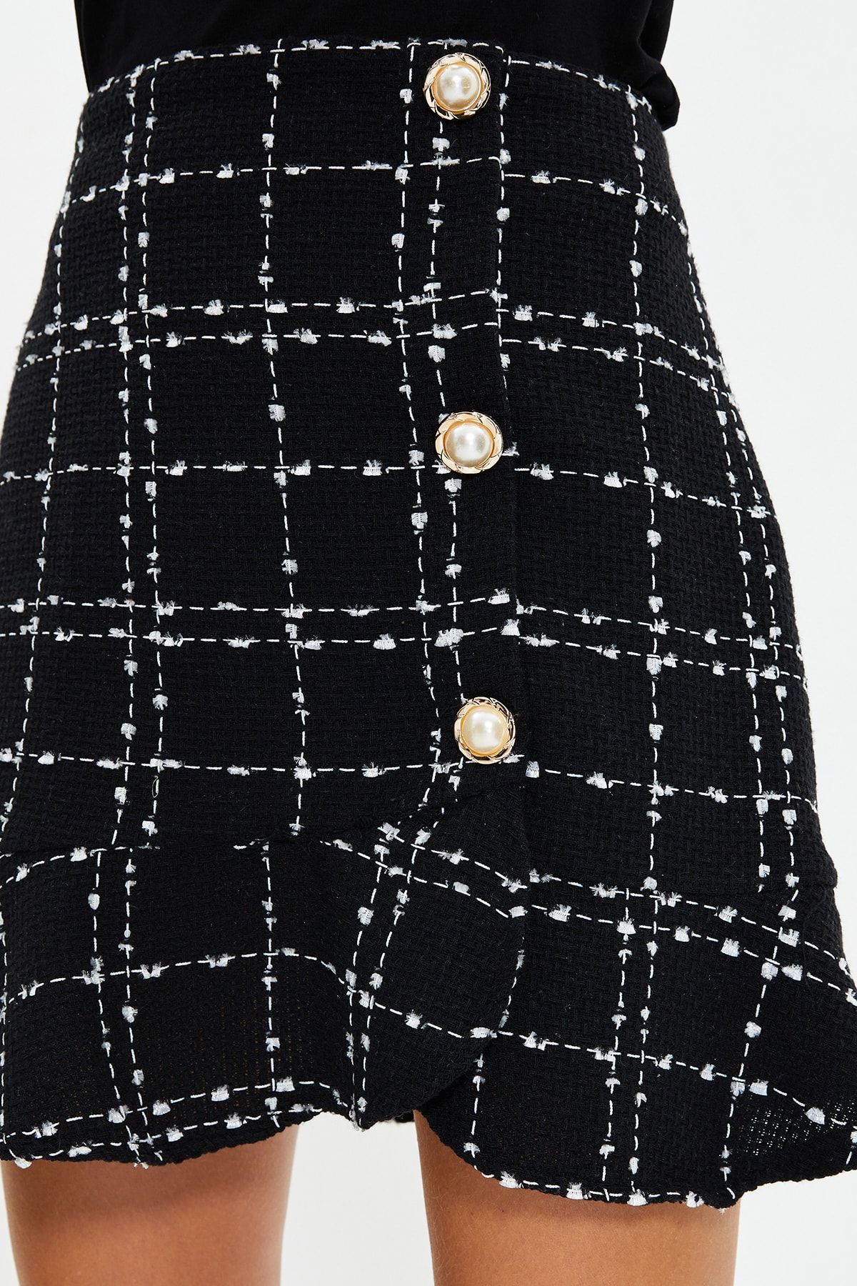 Trendyol Collection-Czarna, zapinana na guziki spódnica z tweedowej tkaniny, z falbaną, mini tkana spódnica TWOAW22ET0155 4