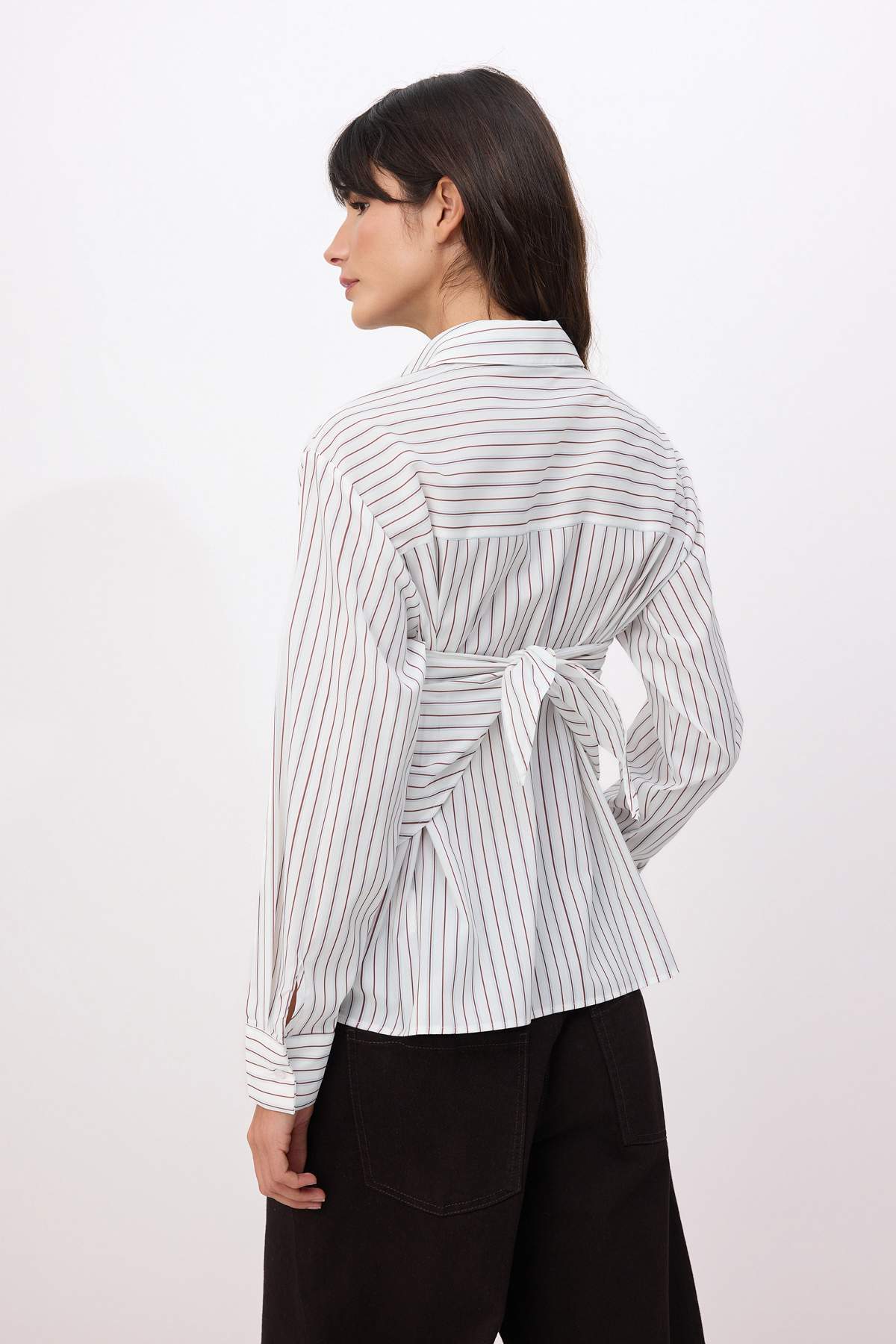 Trendyolmilla  Beyaz-Çok Renkli Çıkarılabilir Fular Detaylı Gömlek TWOSS26GO00008 - Görsel 6