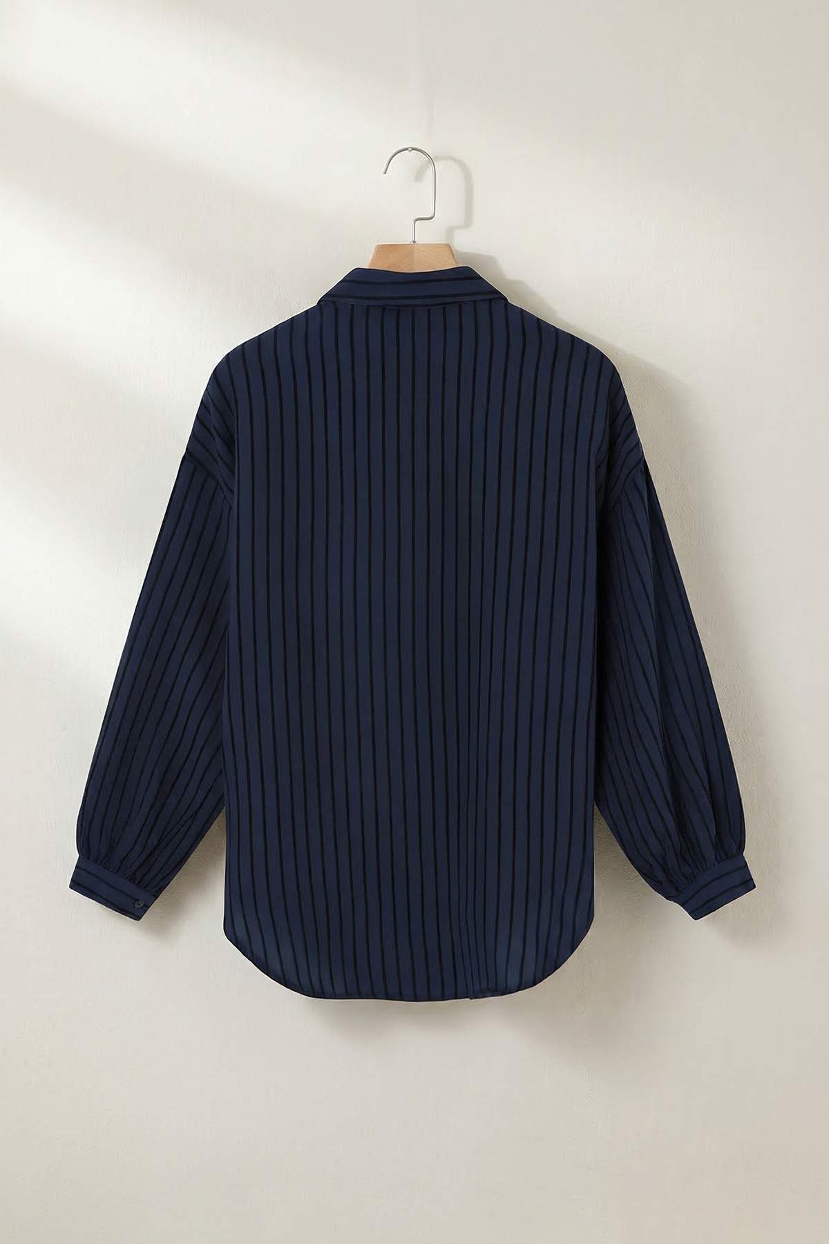 Trendyolmilla  Lacivert Oversize Geniş Kollu Pamuklu Gömlek TDRSS26GO00029 - Görsel 6