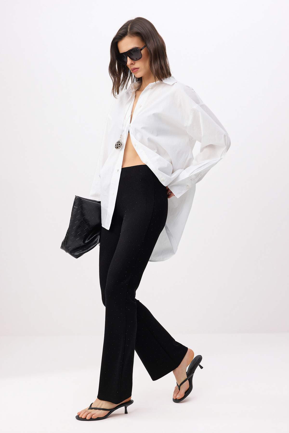 Trendyolmilla  Siyah Flare/İspanyol Paça Parıltılı Normal Bel Uzun Örme Pantolon TWOSS26PL00155 - Görsel 3