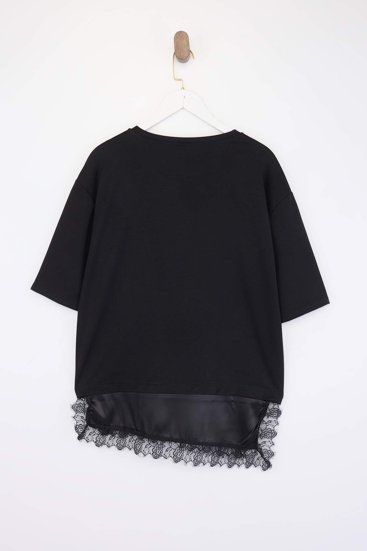 trendyol-curve-womens-flat-short-oversize-plu