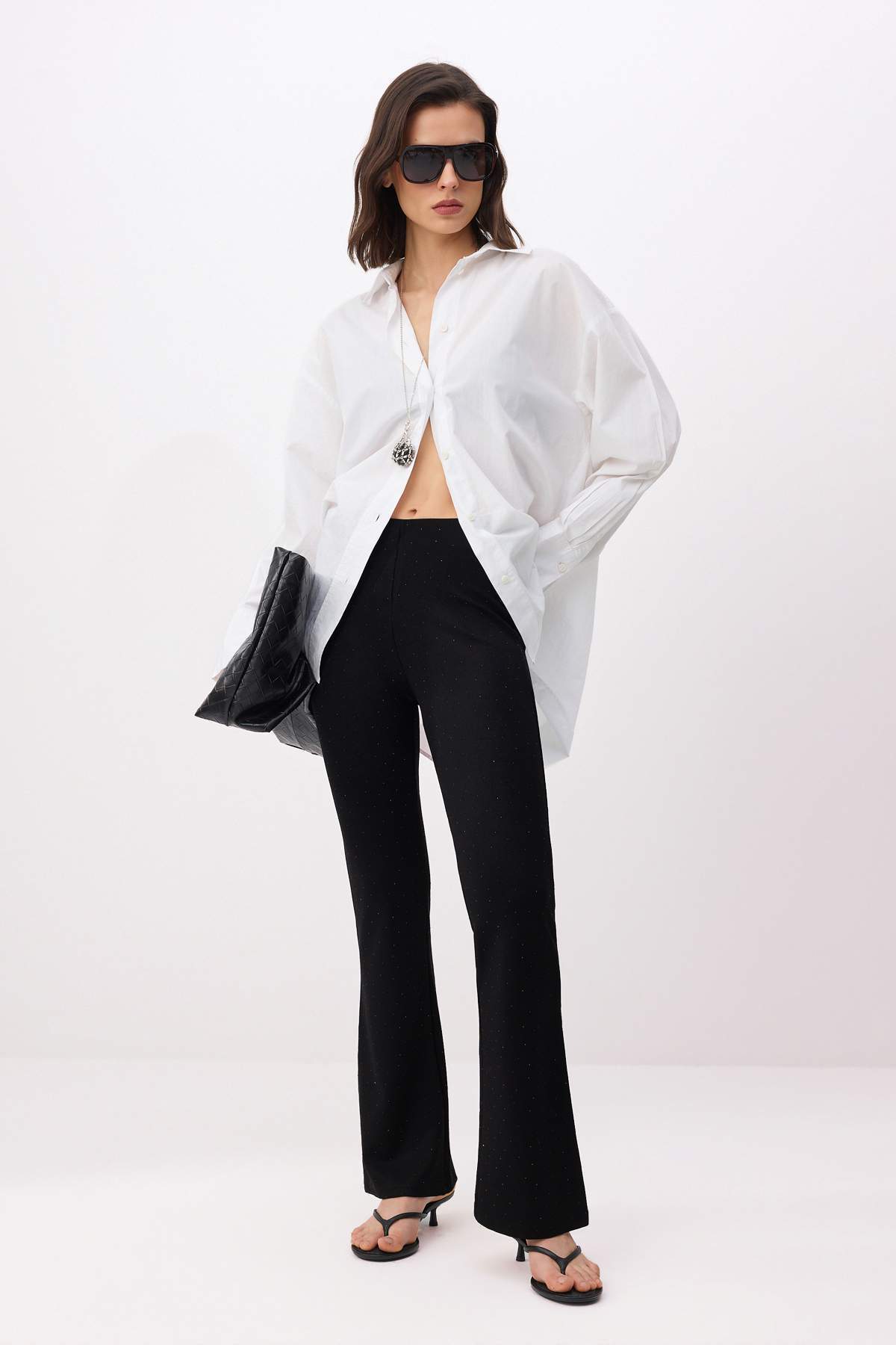 Trendyolmilla  Siyah Flare/İspanyol Paça Parıltılı Normal Bel Uzun Örme Pantolon TWOSS26PL00155 - Görsel 2