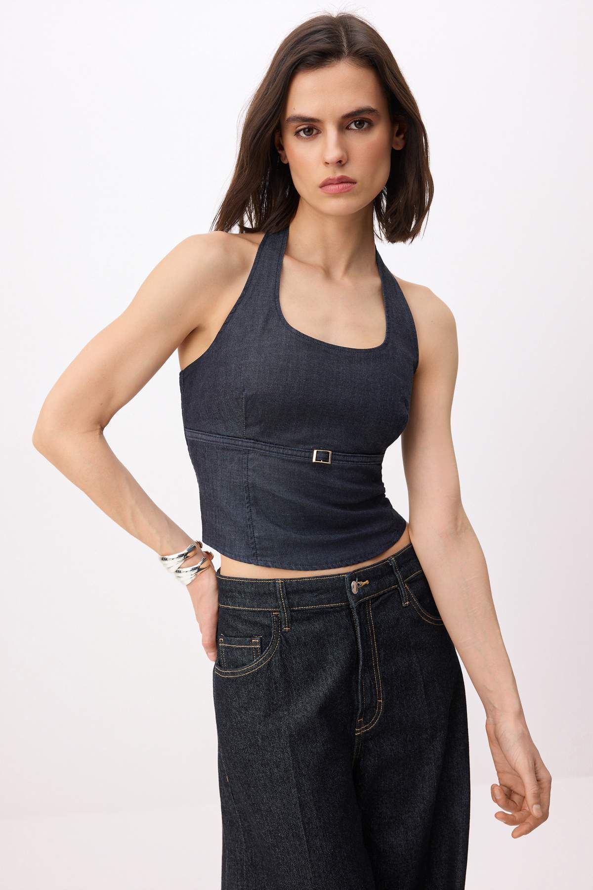 Trendyolmilla Koyu Mavi Halter Yaka Ekstra Esnek Denim Bluz TWOSS26BZ00507