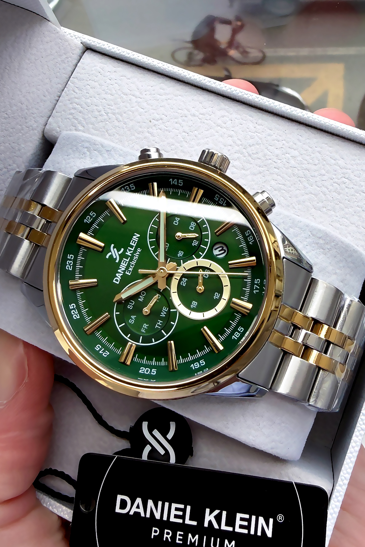 Exclusive Men's Watches Waterproof Silver Gold Color Steel Band DKE2115C10