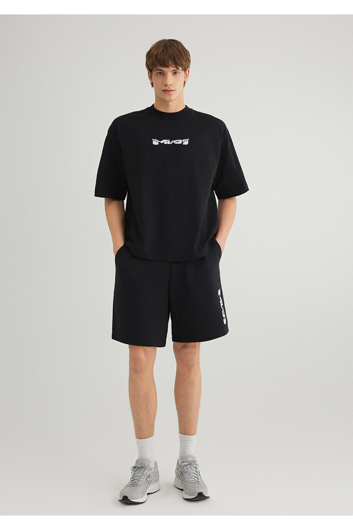 Mavi  MV91 Nakış Detaylı Siyah Tişört Boxy Fit 0612576-900 - Görsel 2