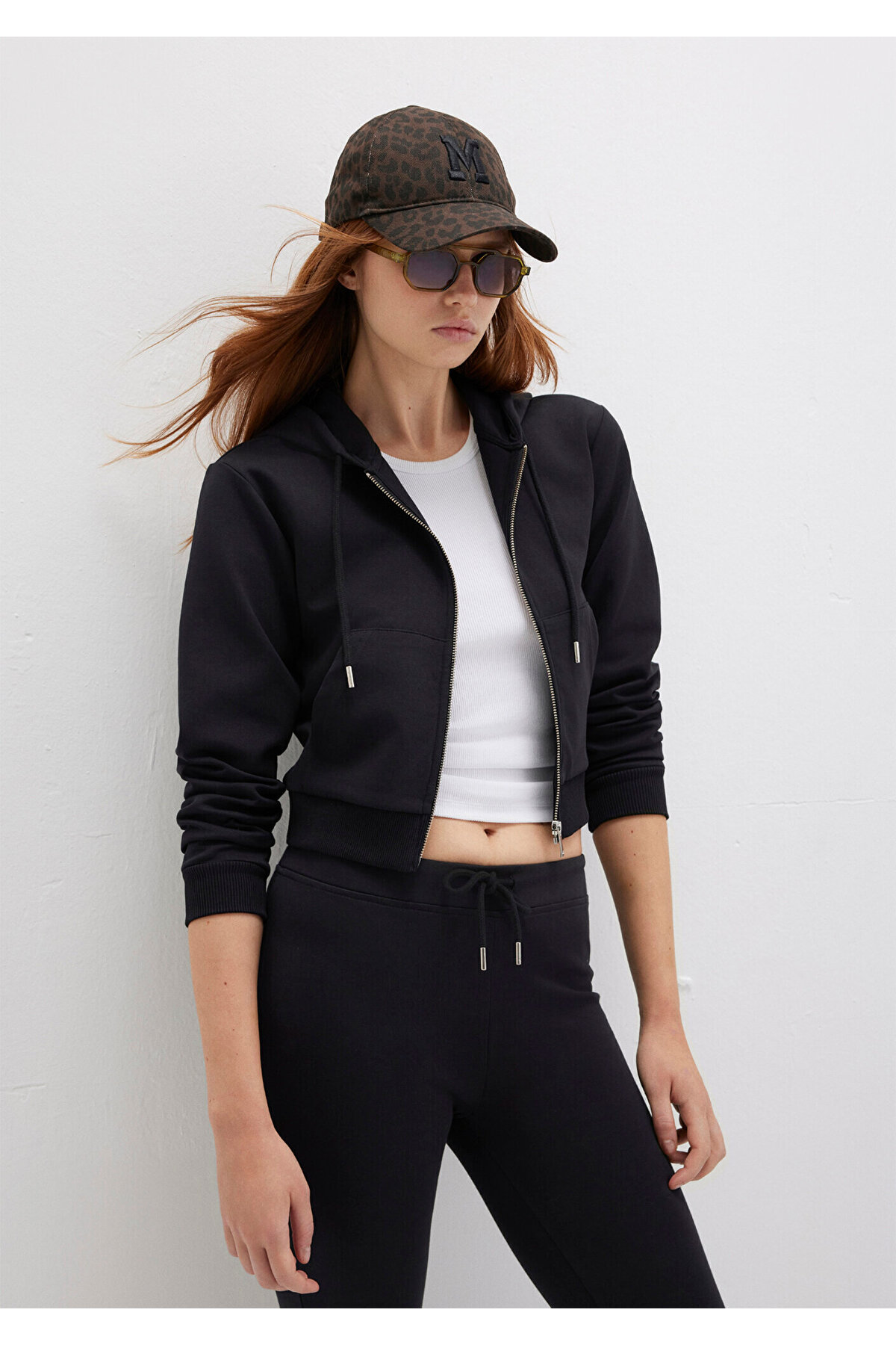 Mavi  Kapüşonlu Siyah İnterlok Sweatshirt 1S10424-900 - Görsel 3