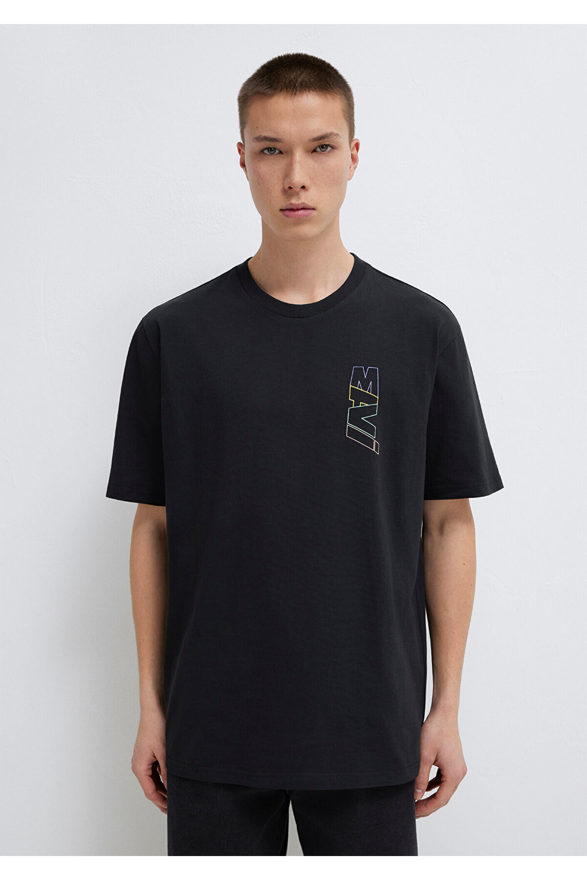 Mavi  Logo Sırt Baskılı Siyah Tişört Loose Fit / Bol Rahat Kesim 0612350-900 - Görsel 3