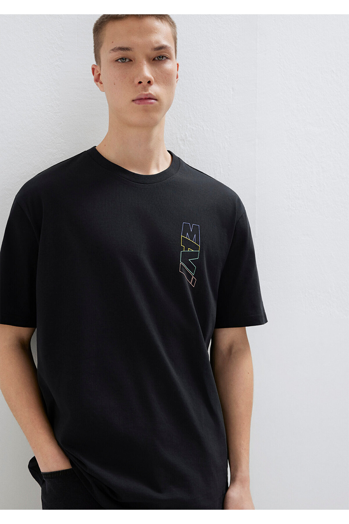 Mavi  Logo Sırt Baskılı Siyah Tişört Loose Fit / Bol Rahat Kesim 0612350-900 - Görsel 2